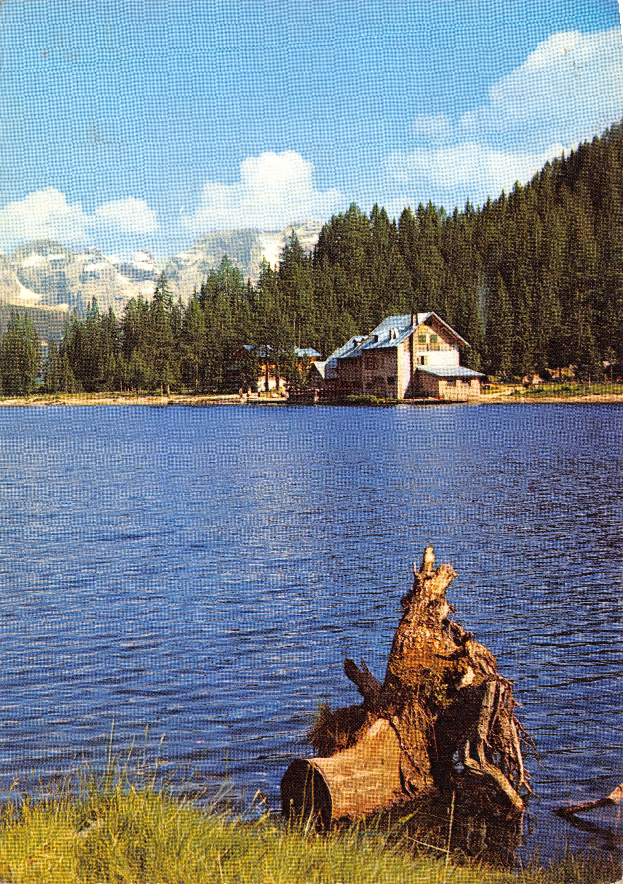 Lac de Braies — vue du lac avec chalet et montagnes en arrière-plan — Grafiche Brondetti, n°56