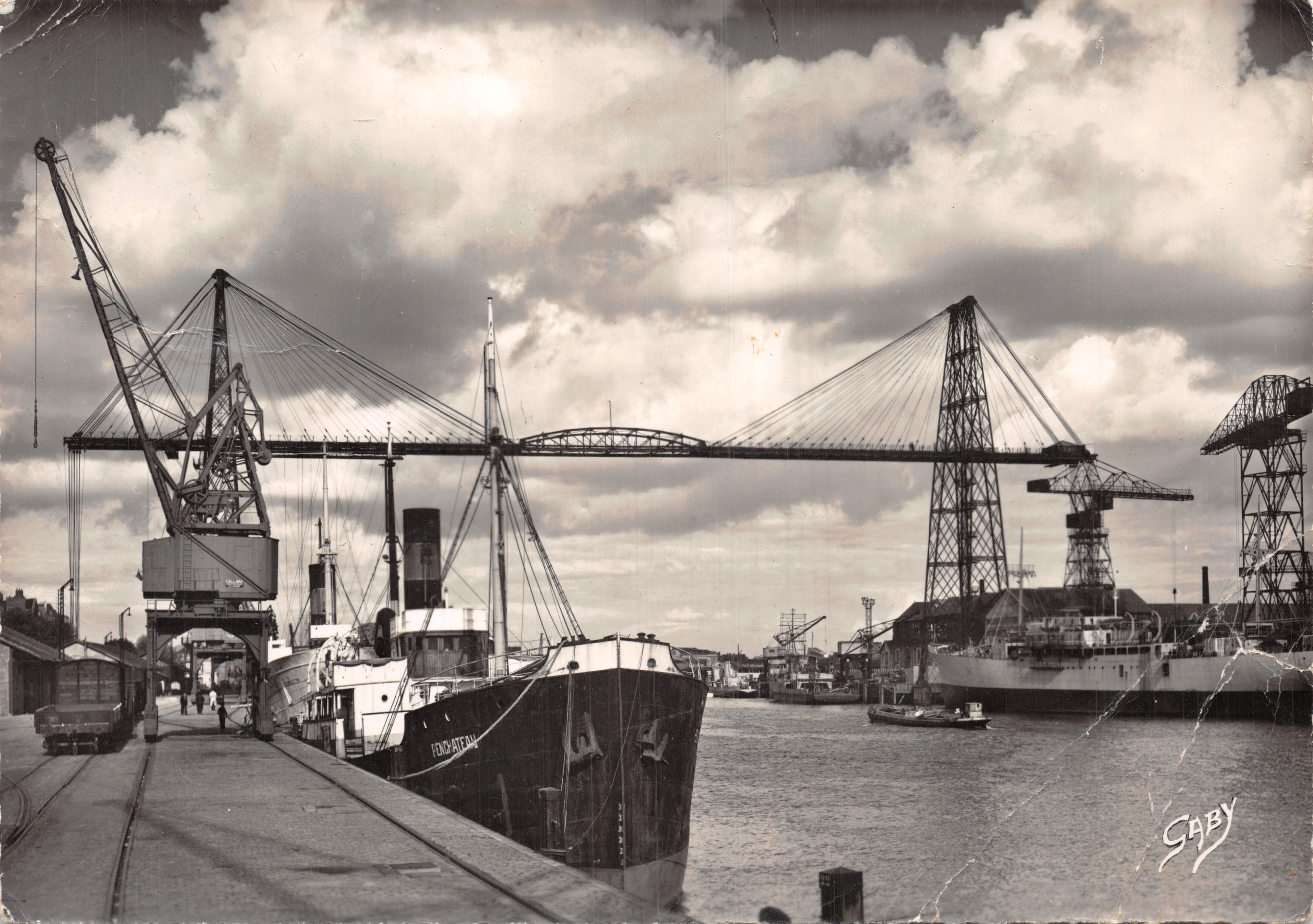 Pont Transbordeur sur la Loire — vue portuaire avec navire FENCHTEAAN — éditeur GABY