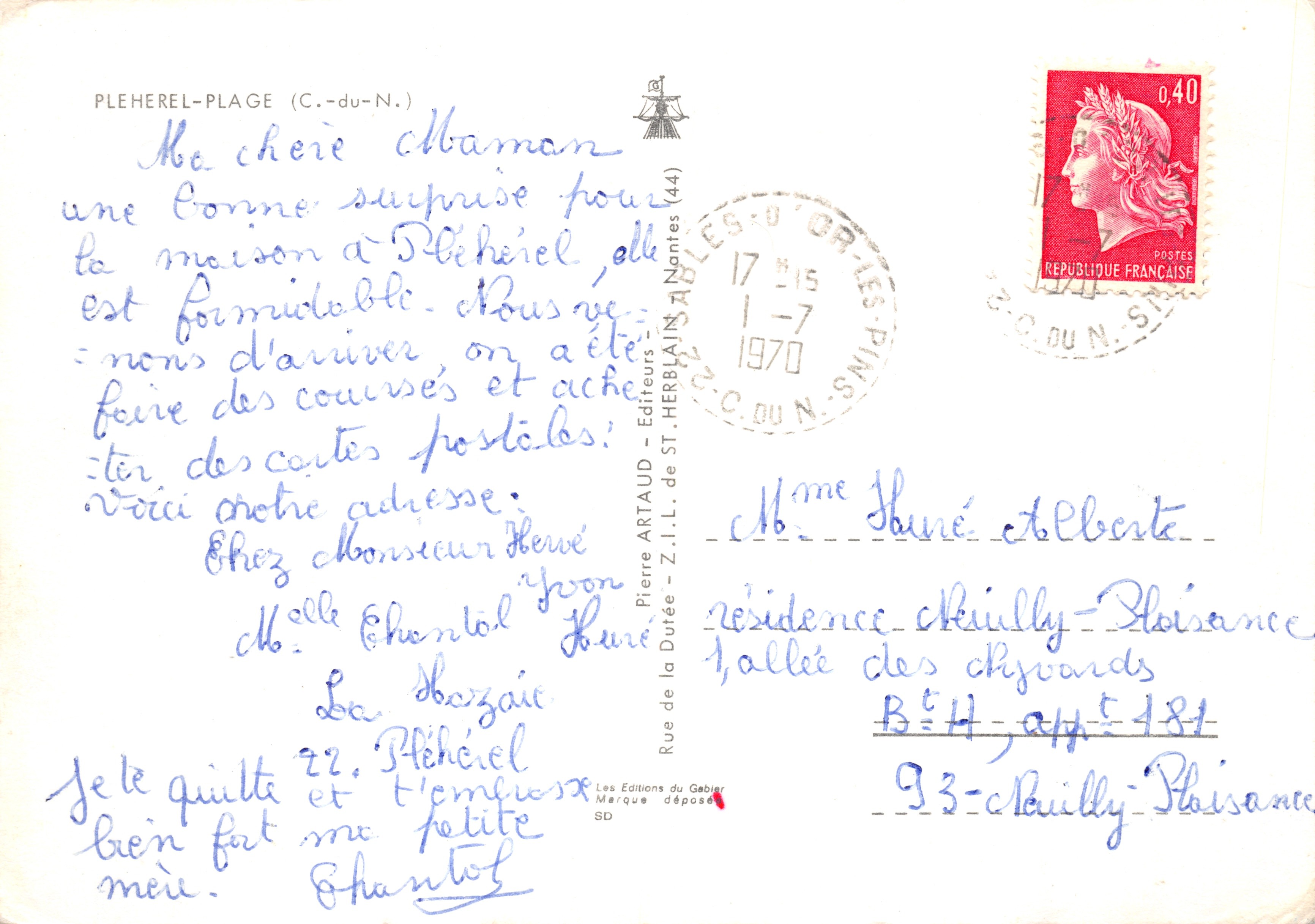 Pleherel plage — vue panoramique avec chaumière fleurie, chapelle, plage et coucher de soleil — Éditeur: Pierre Artaud — Reverso