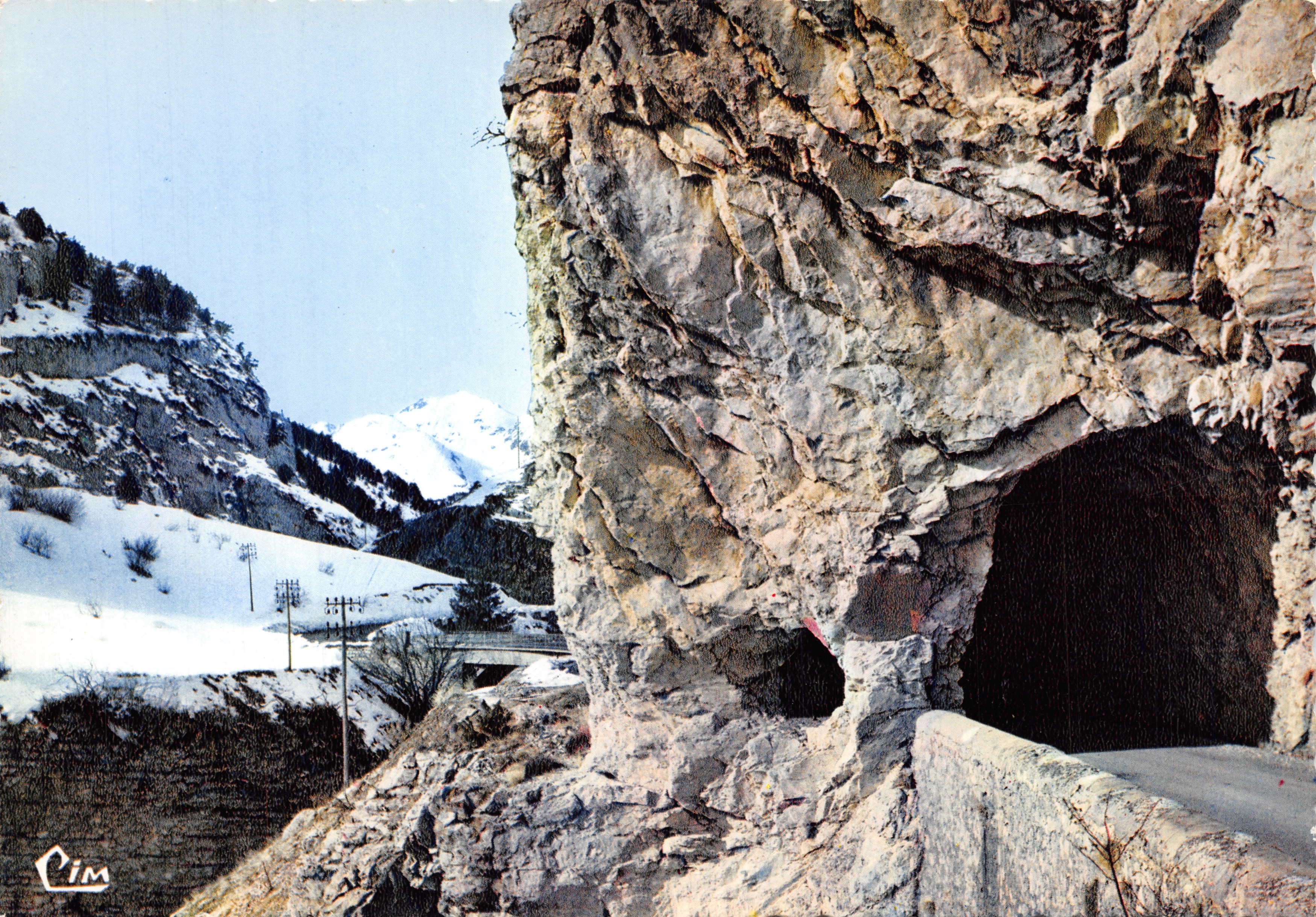 Saint-Étienne-en-Dévoluy Tunnel — snowy view with mountains in the background — publisher CIM
