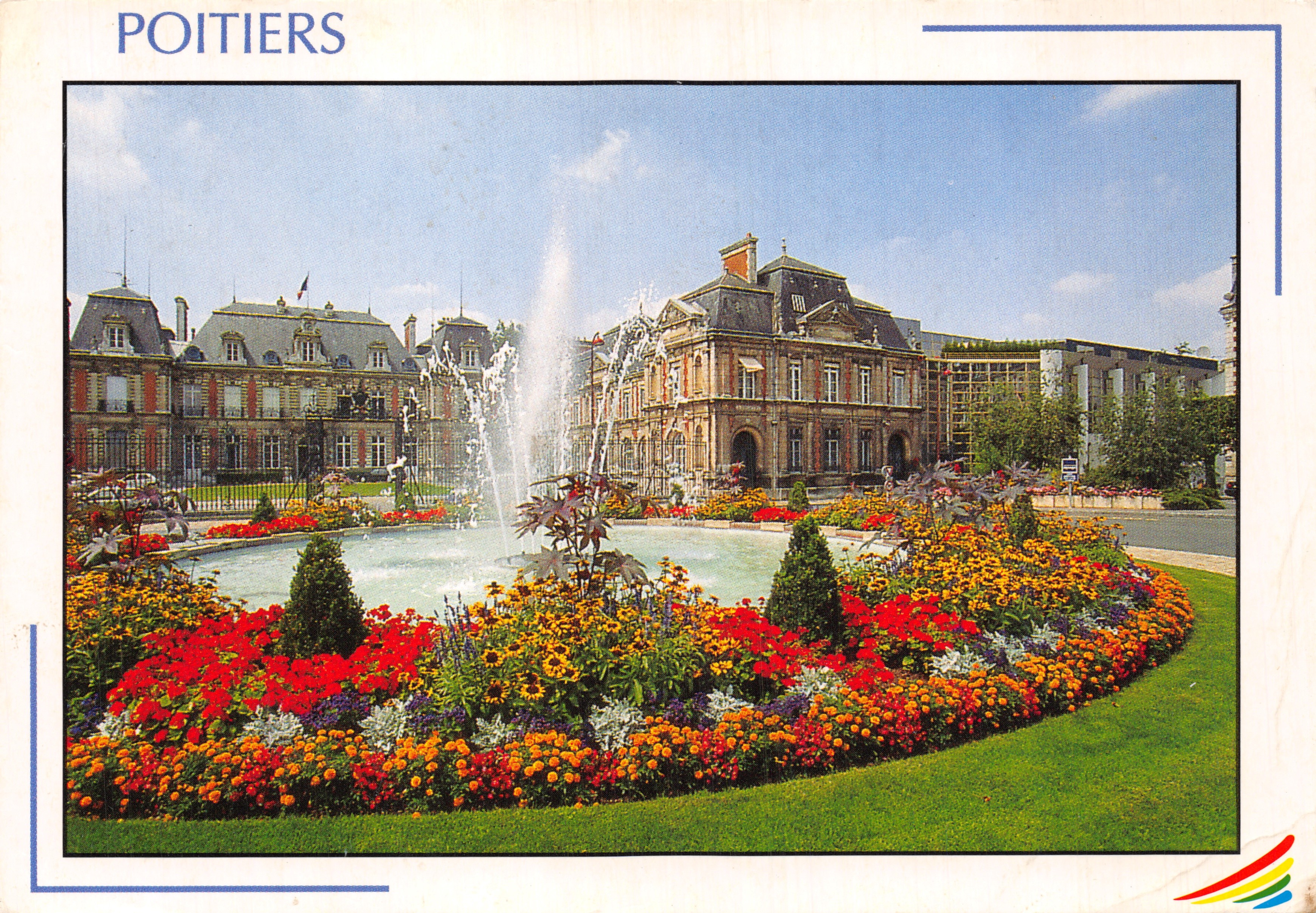 Poitiers — Place de la Préfecture met fontein — Images de France
