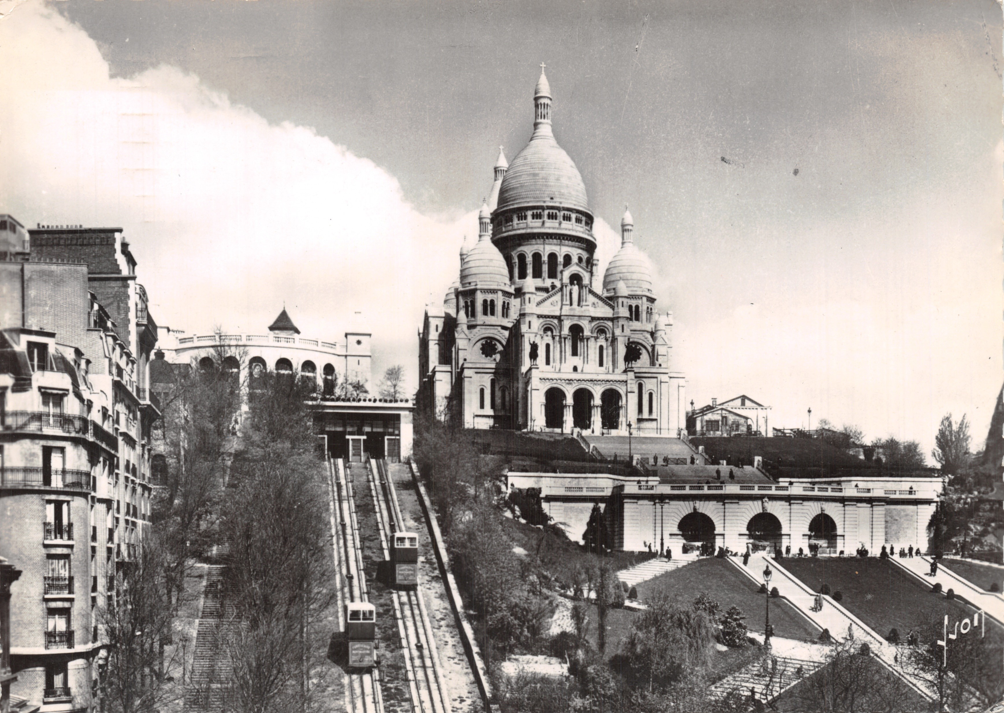 Basilique du Sacré-Cœur — vista panoramica con le scale monumentali e la funicolare — Éditions d'Art, n° I.B. 574