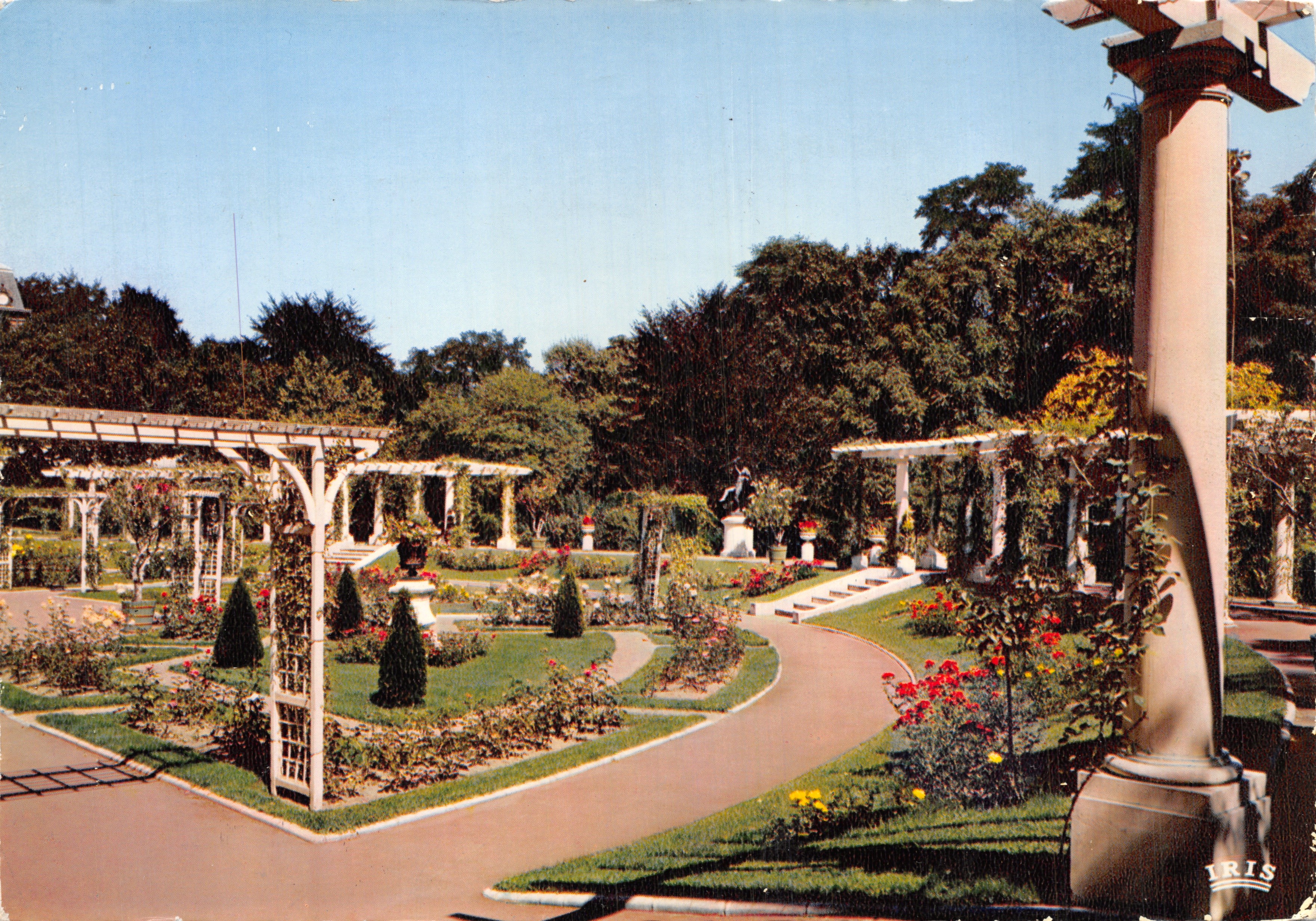 Jardin Lecoq — les Pergolas — éditeur IRIS