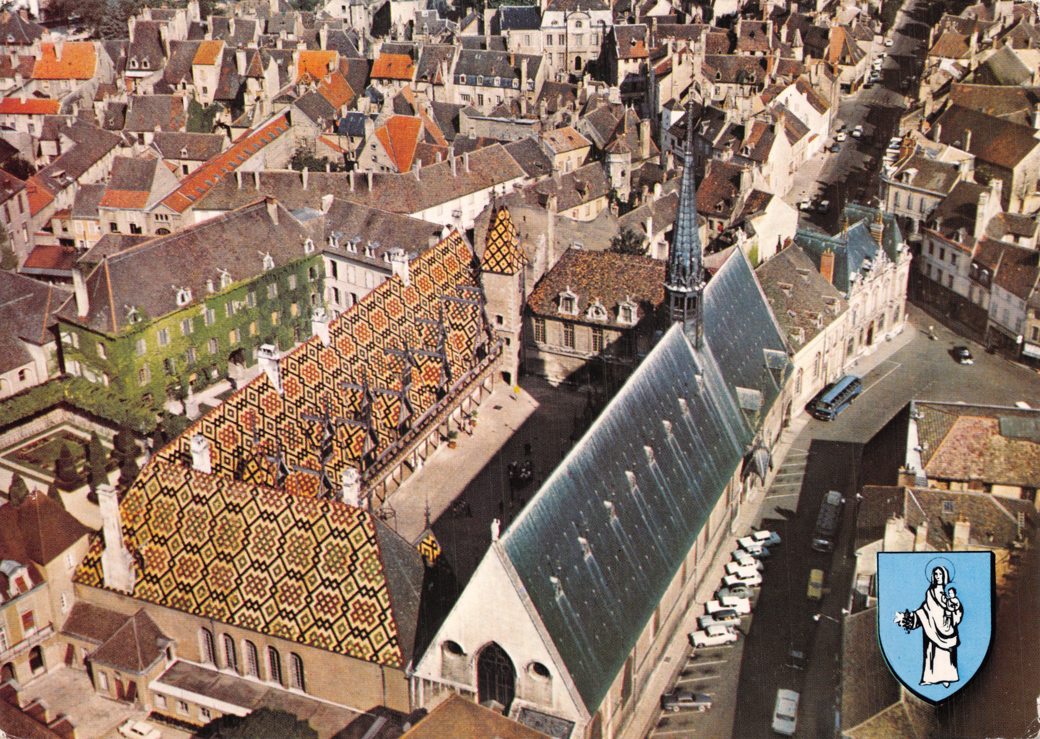 Beaune (Côte-d'Or) — Ansicht des Hôtel-Dieu von oben — Éditions et Impressions Combier / Mâcon, Nr. C3 21054-I-1615