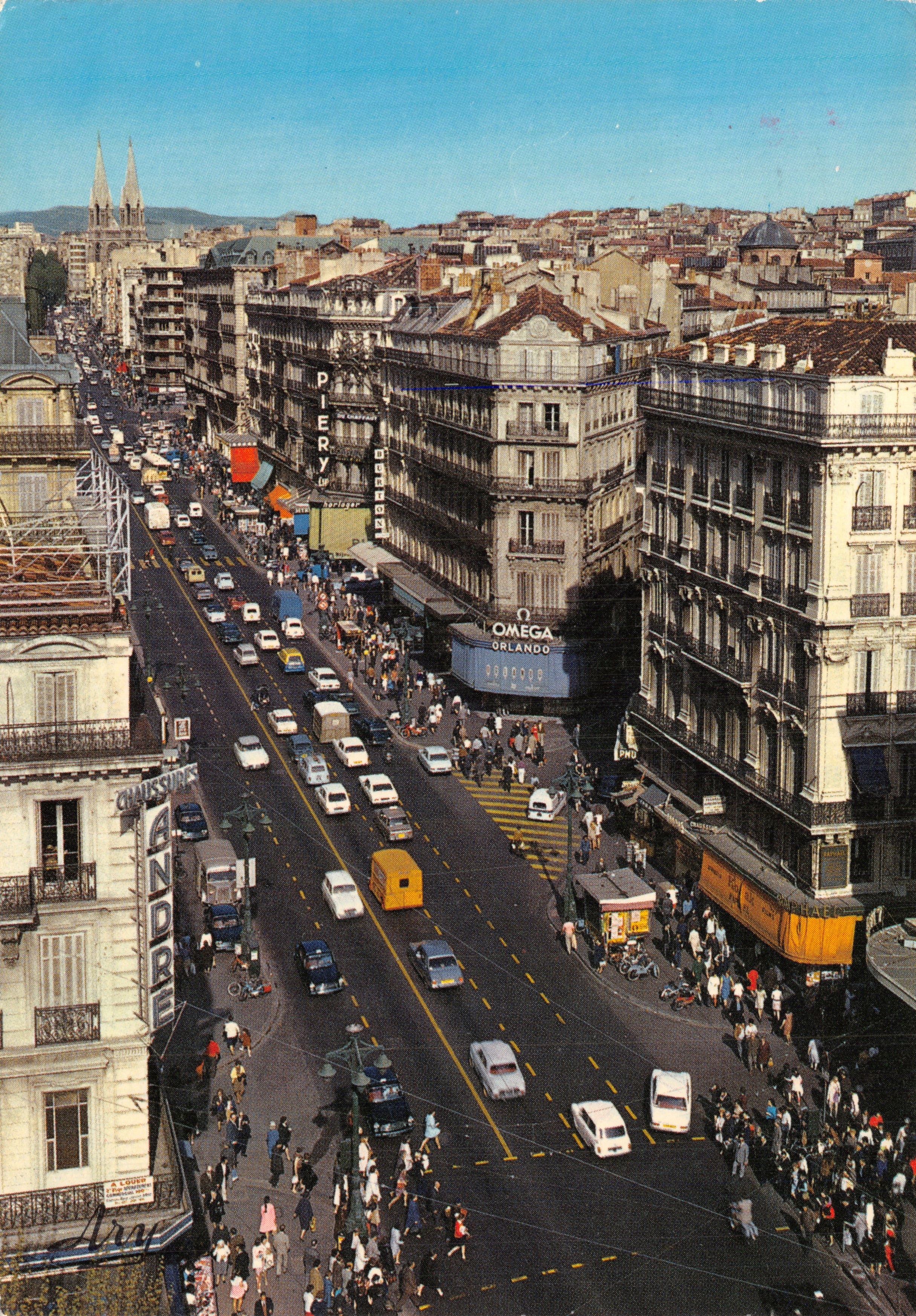 Vue aérienne de la place de la République à Marseille — éditeur ARYchromes, n° 42100