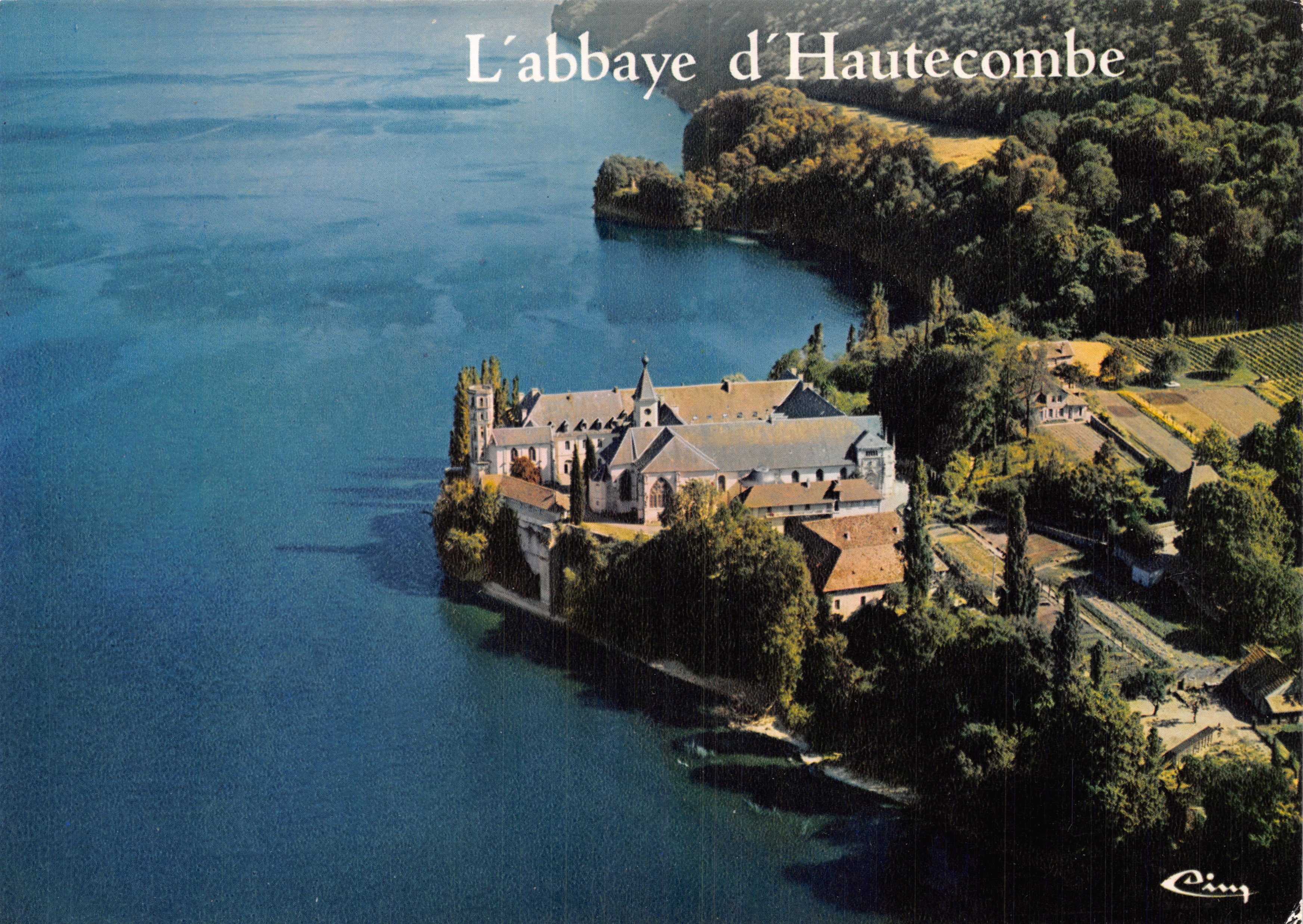 De abdij van Haute-Combe — luchtfoto van het meer — uitgever Cing