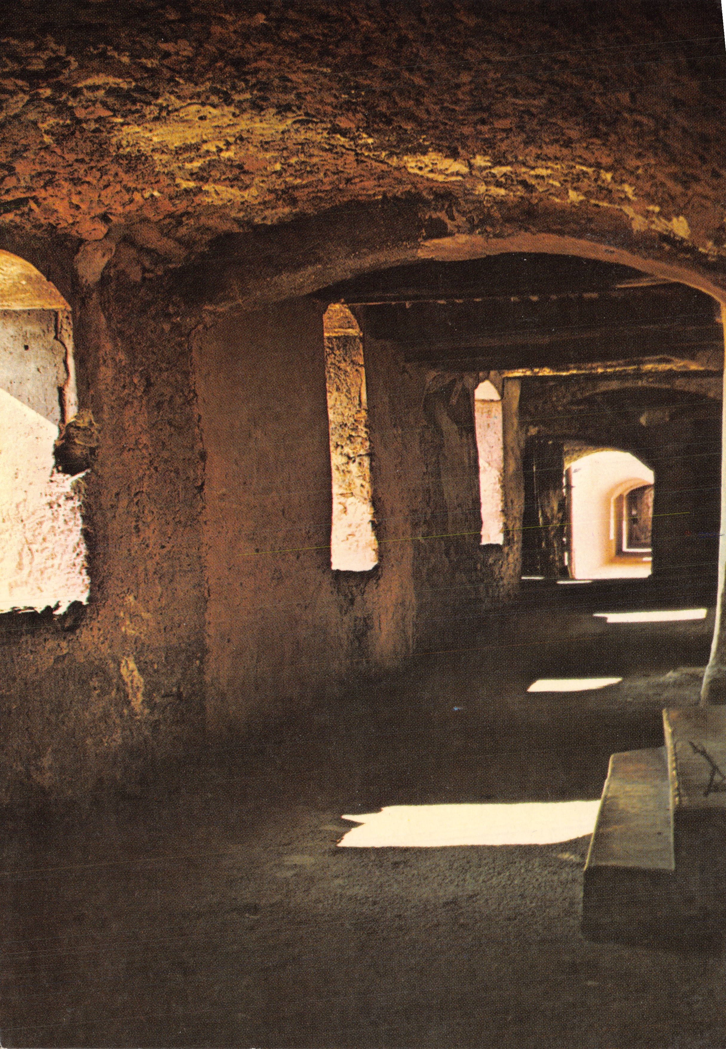 Nyons (Drôme) — La rue des grands forts — In Frankreich gedruckt, n° 26 220 61