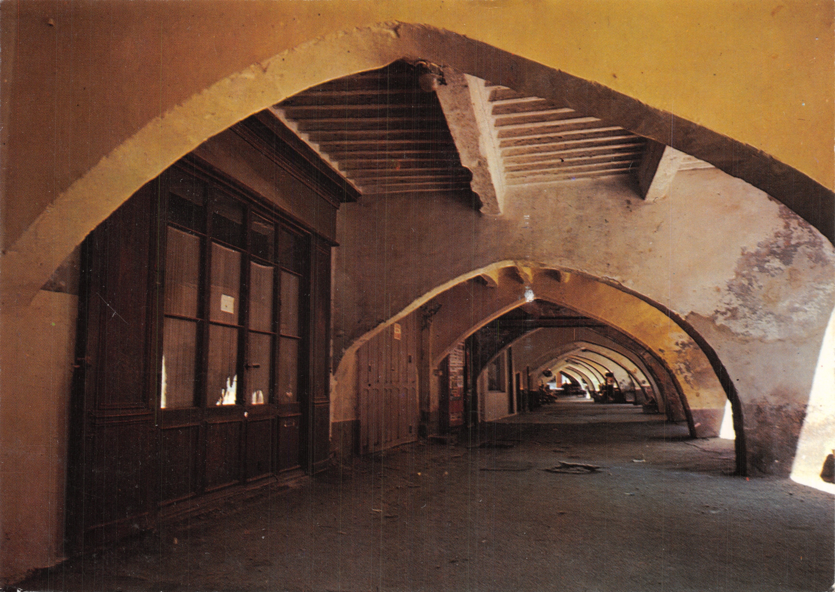 Buis-les-Baronnies — Les Arcades — Éditions de Provence G.A.L.