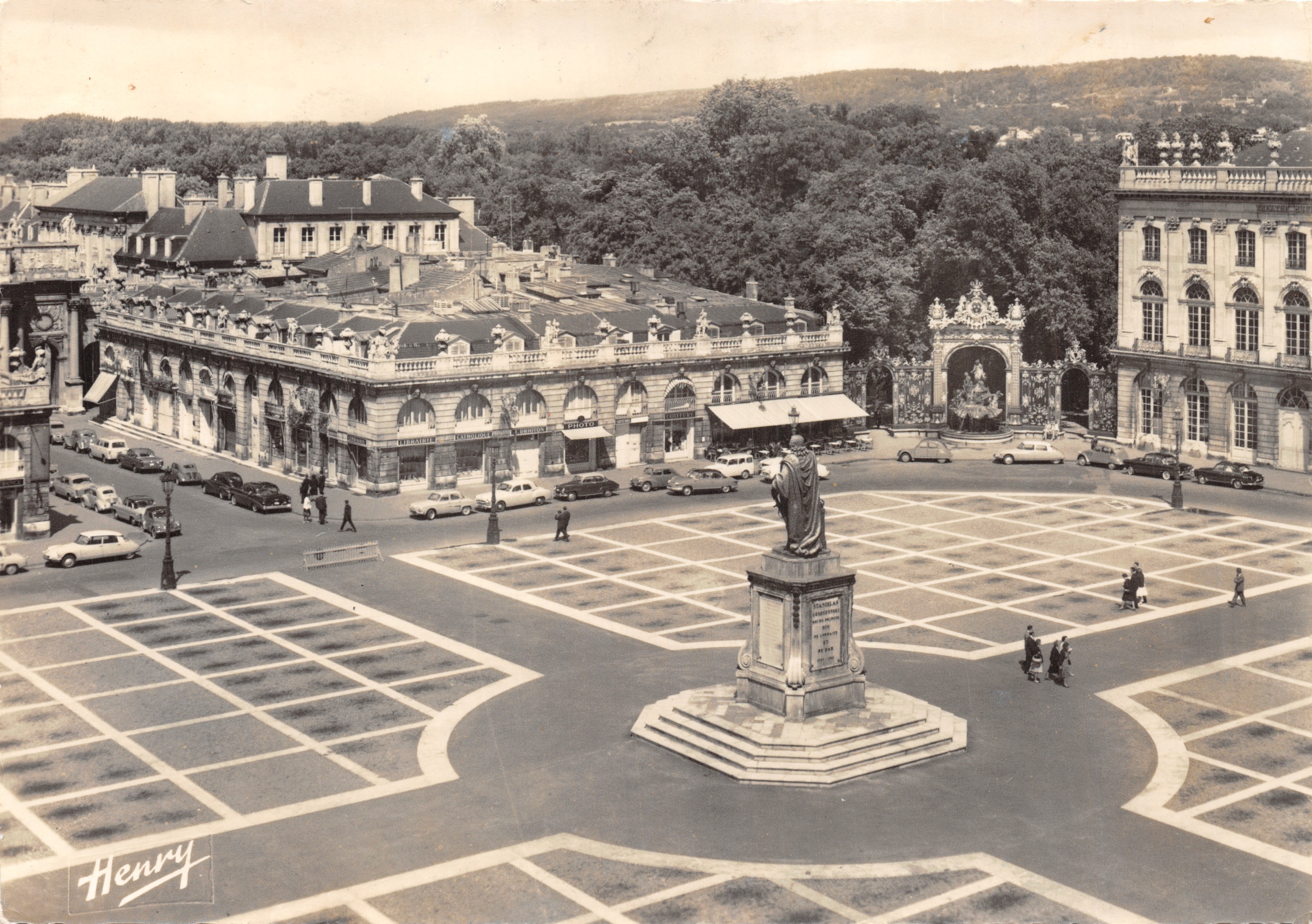 Place Stanislas — vista panoramica con statua centrale — Edition Henry, 19, rue Stanislas, Nancy
