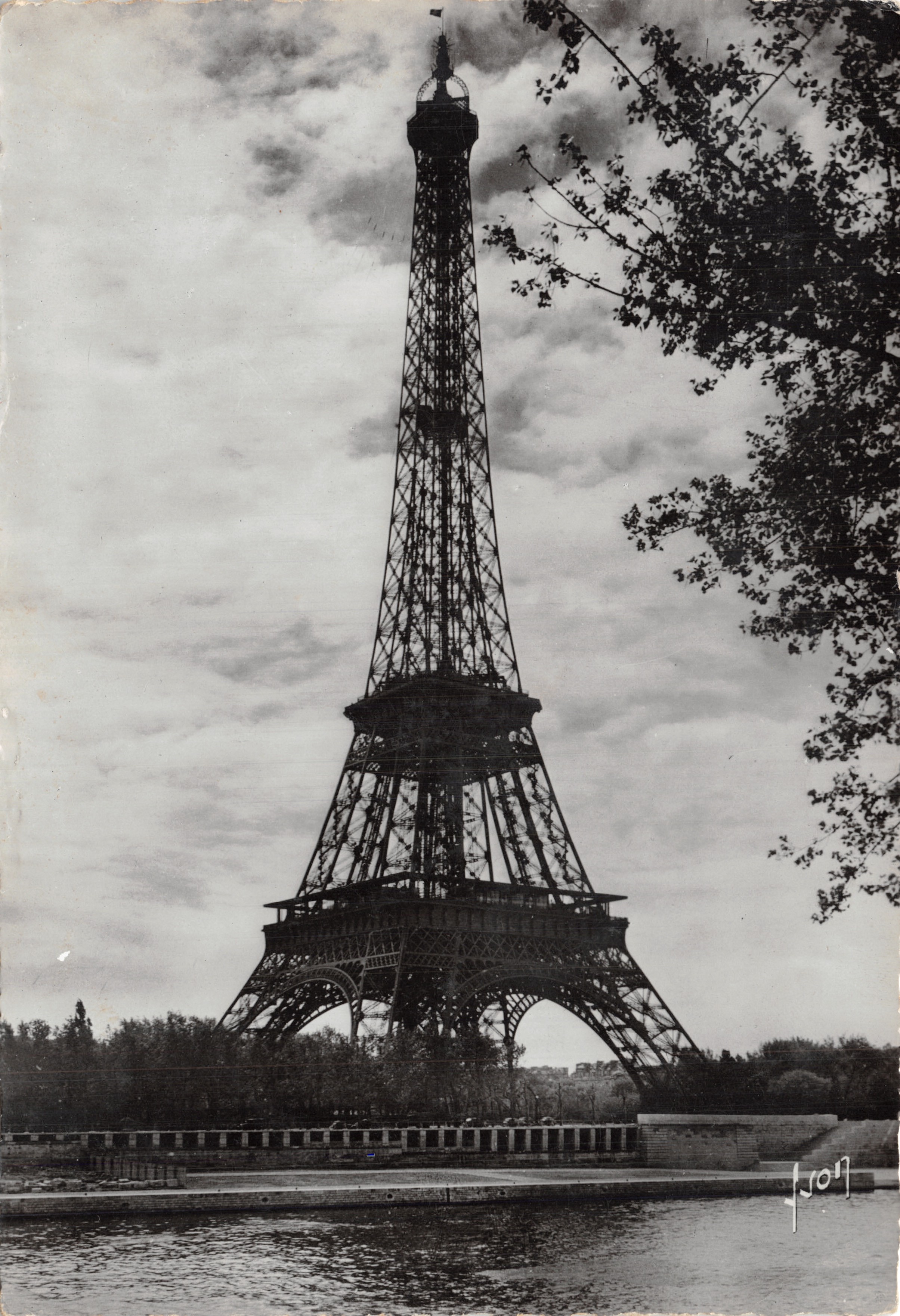 Paris — La Tour Eiffel — Les Éditions d'Art Flanant, n° 0521