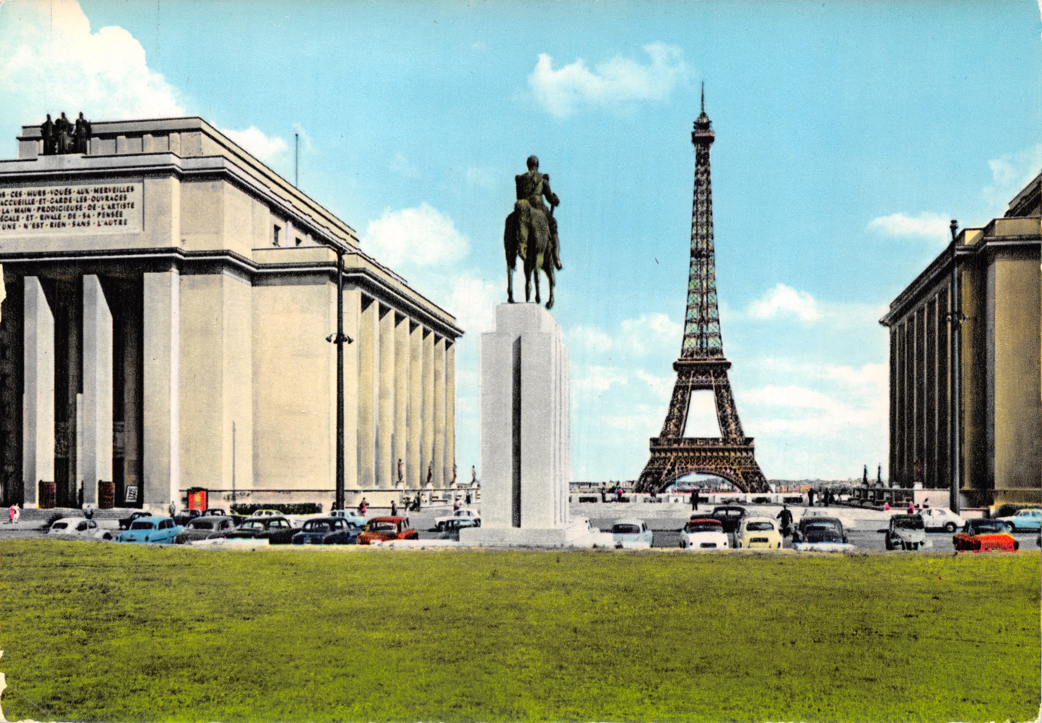 Palais de Chaillot — vue avec la Tour Eiffel et statue équestre — éditeur Cecamie, n° 5