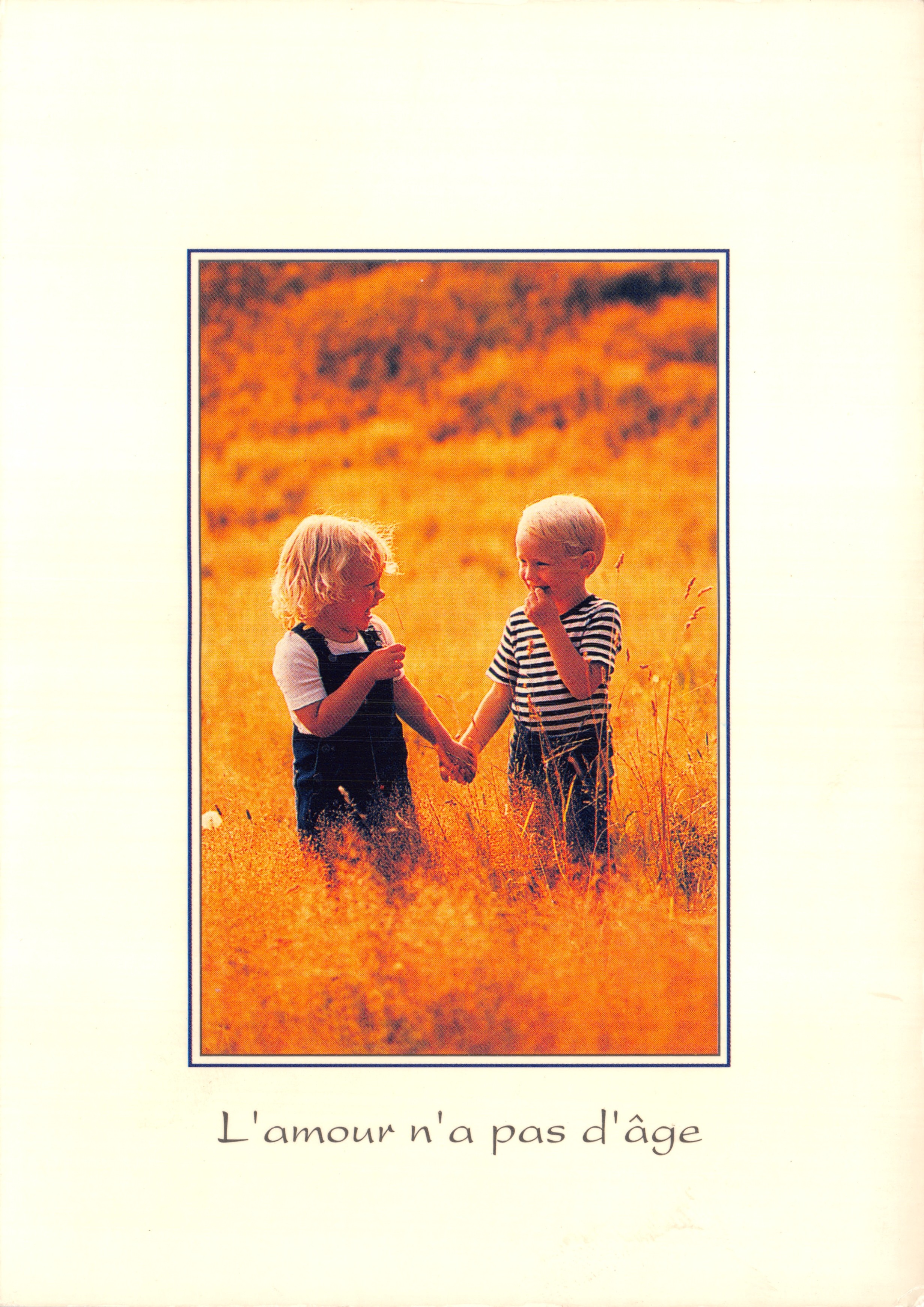 Deux enfants tenant la main — scène champêtre — éditeur LA POSTE Cartes postales N° 121