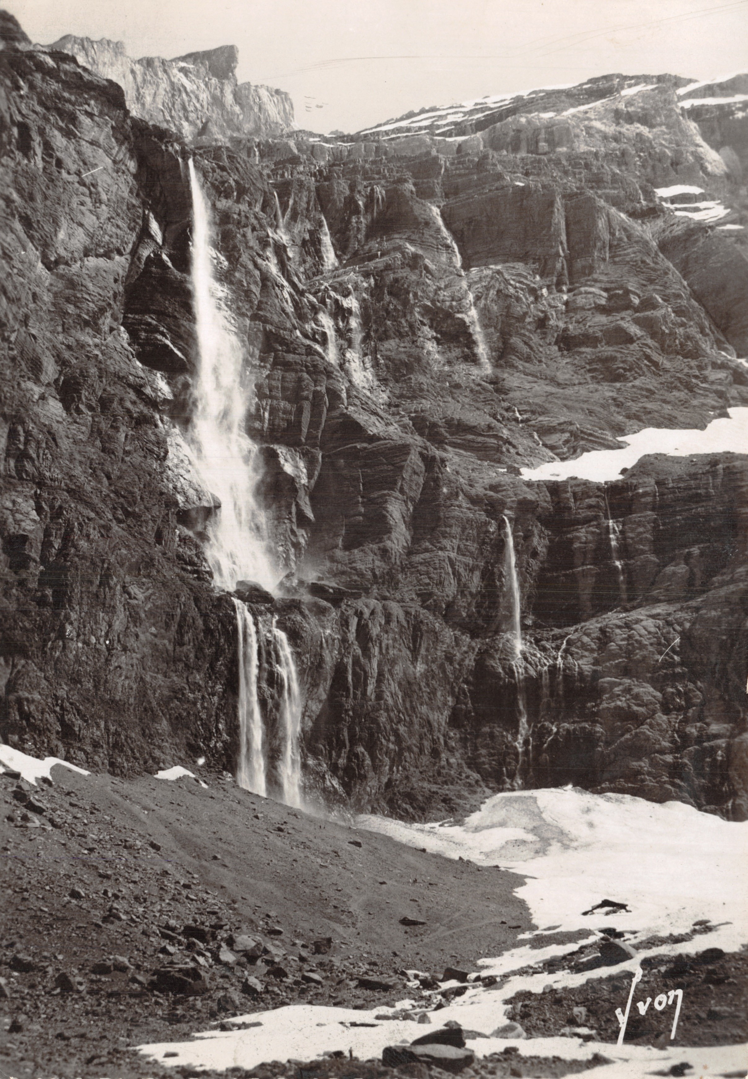 Cirque de Gavarnie — La grande cascade (haut 422 m.) — Éditions d'Art 'YVON', Paris