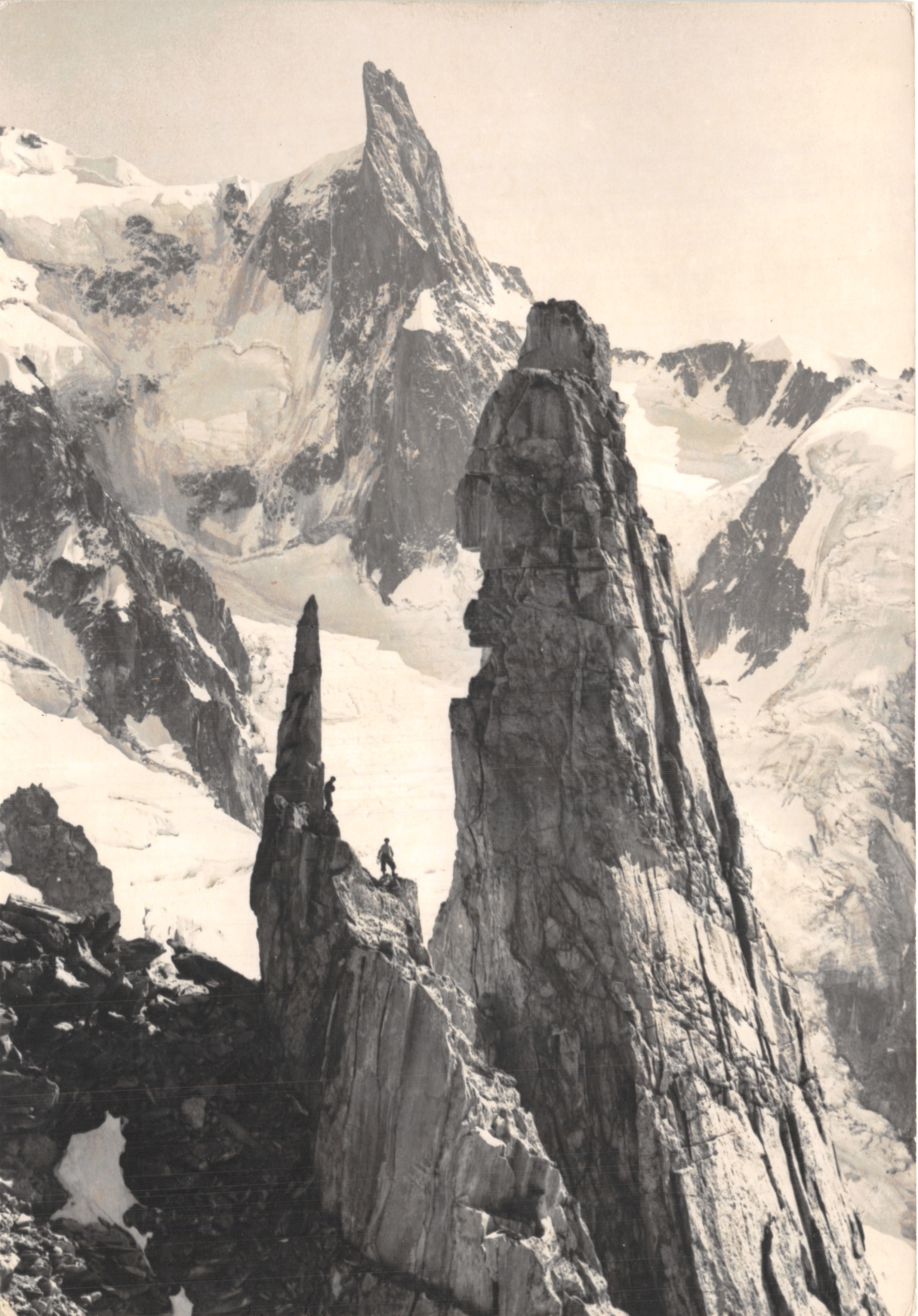 Montagne enneigée — vue du Aiguille du Midi avec grimpeurs — Éditions Pierre Tairraz, n° 47