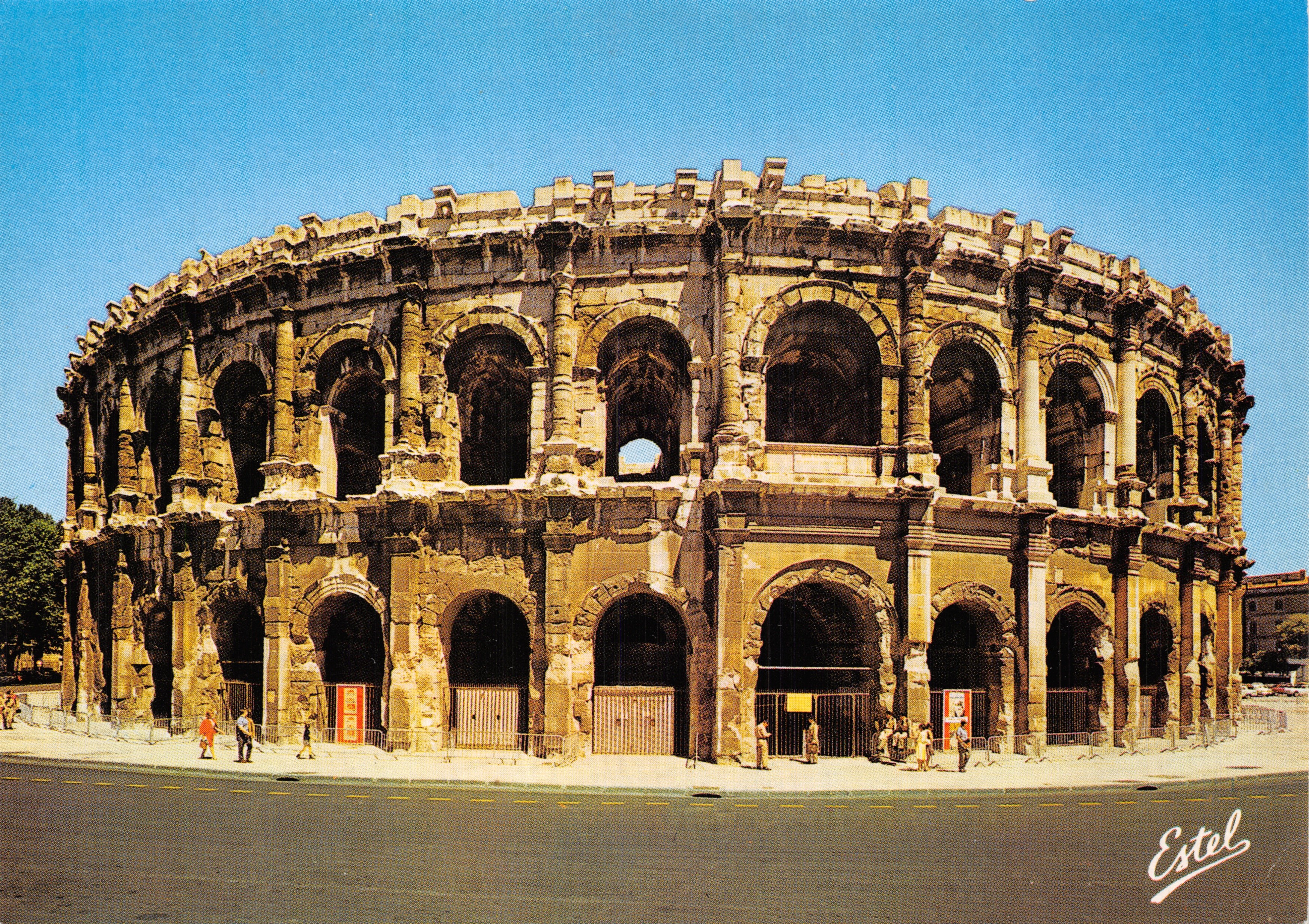 Le arene di Nîmes — anfiteatro romano — Editore Estel