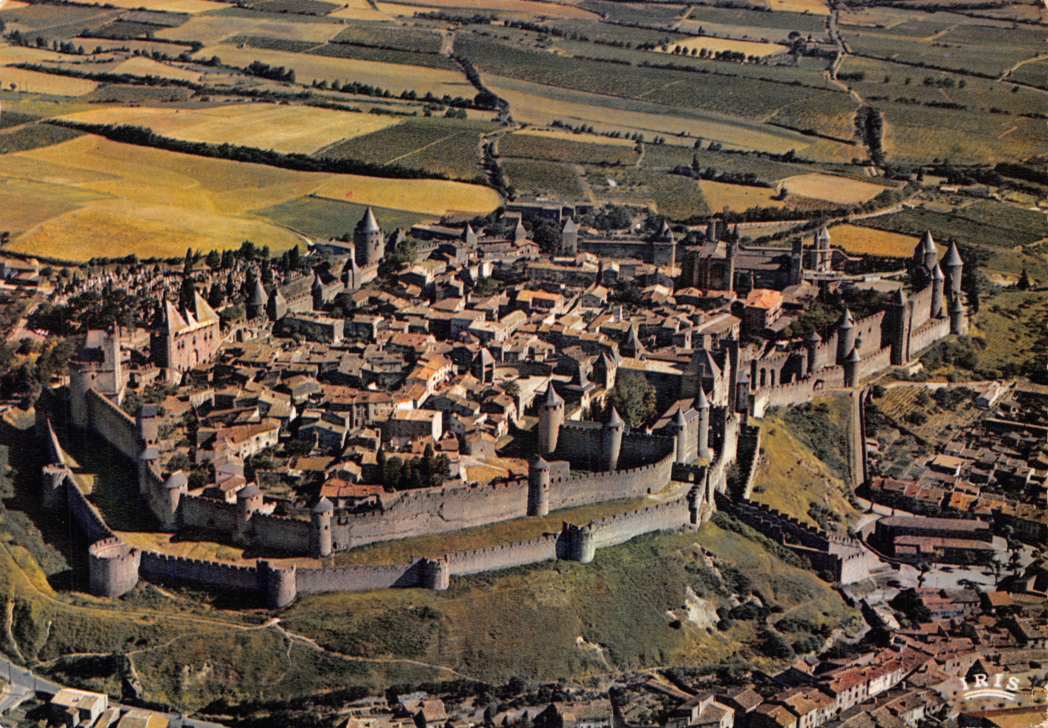 Carcassonne — panoramica dei muri di doppia cinta — Editions Mexichrome