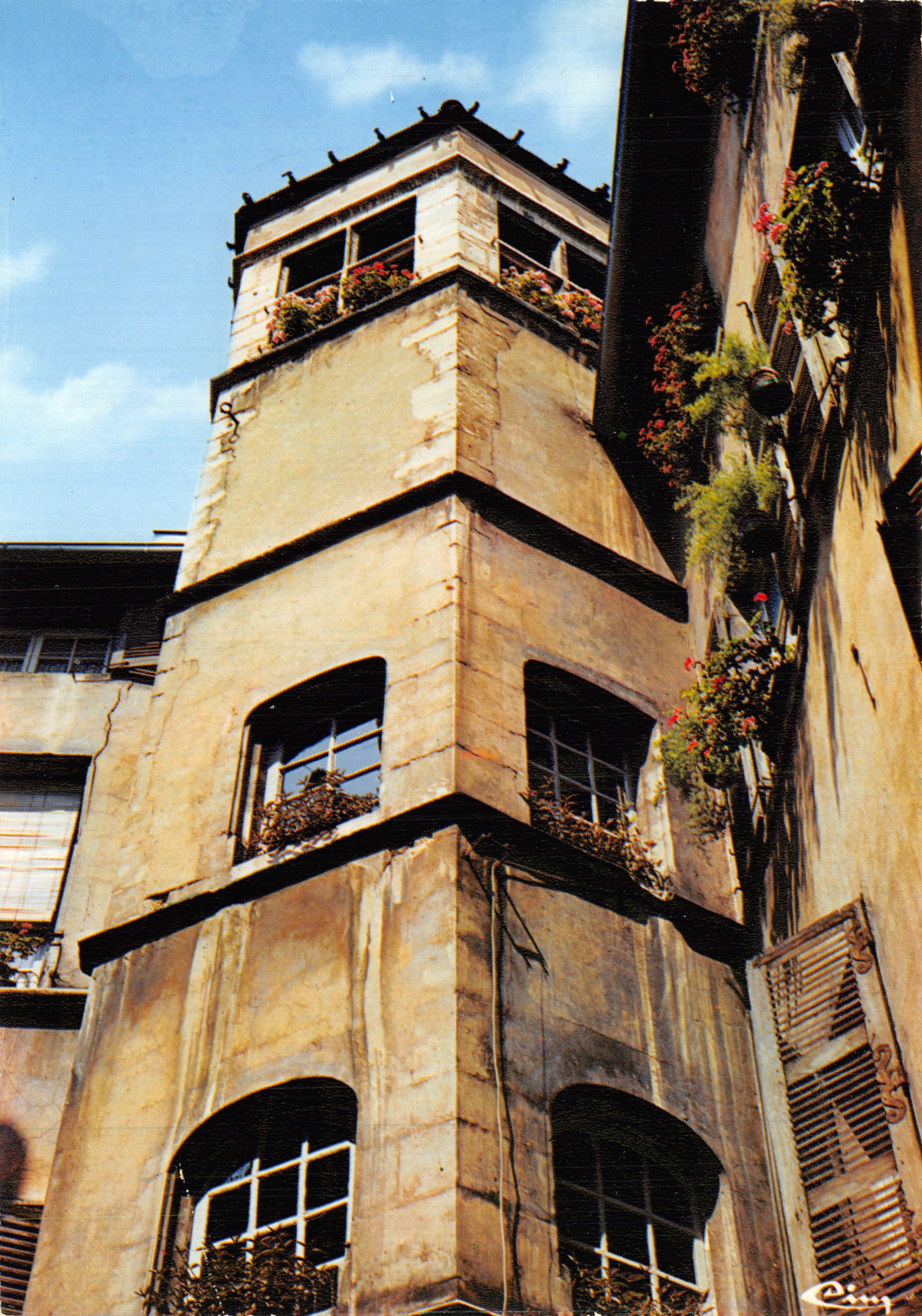 La Torre — antigua casa en VILLEFRANCHE-sur-SAÔNE — Editor Combier Mâcon