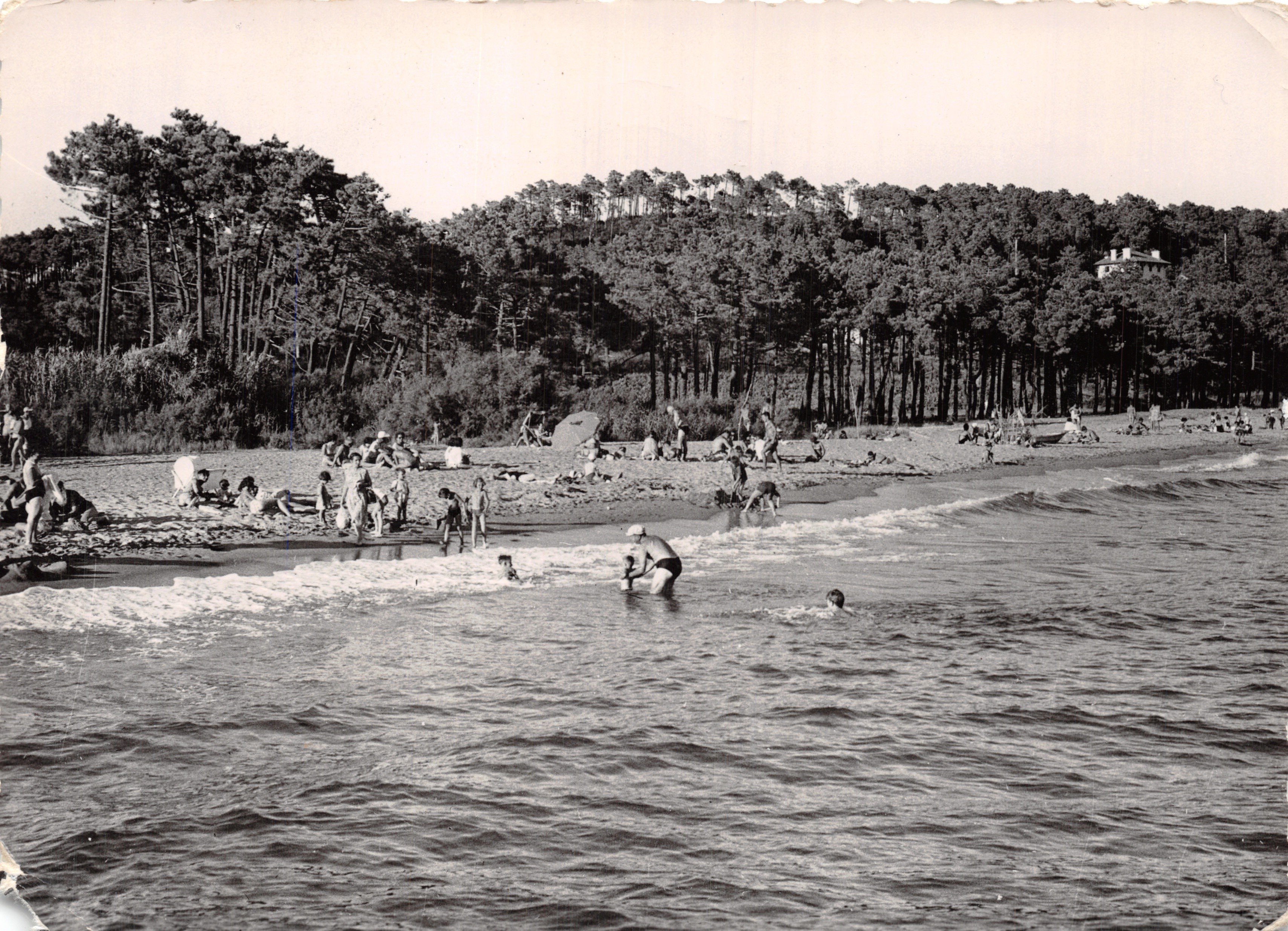 La Piage — plage animée au bord de la mer — Éditions Henri LAULAGNET, P 477