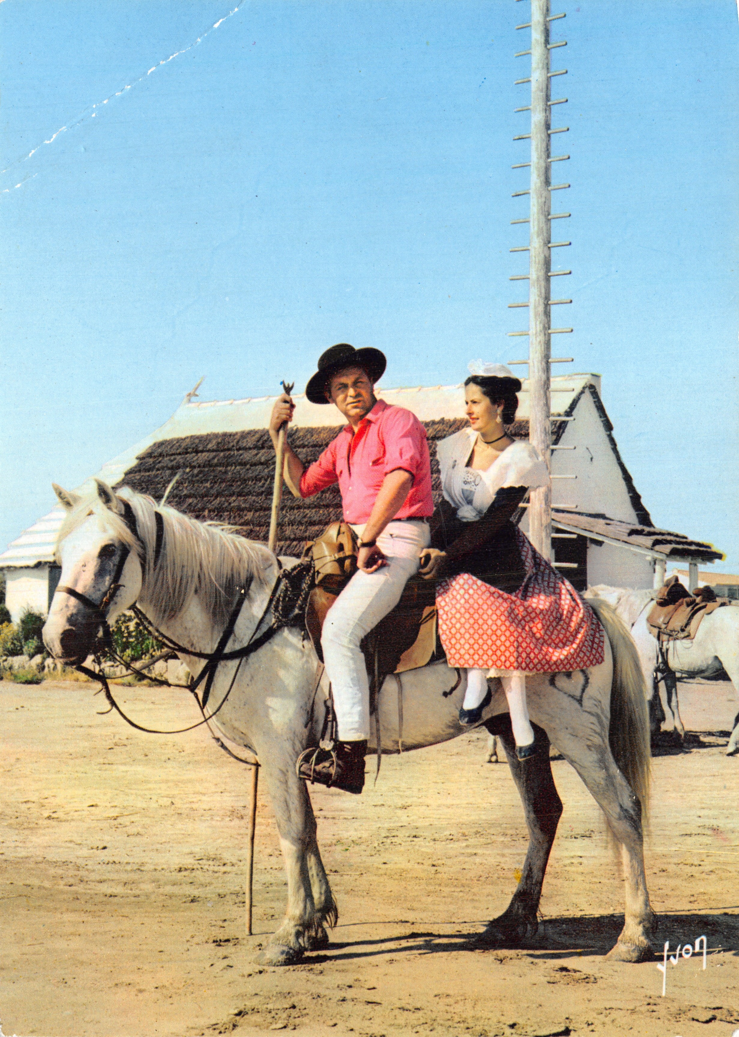 Un couple à cheval — scène de départ en Camargue — éditeur YVON