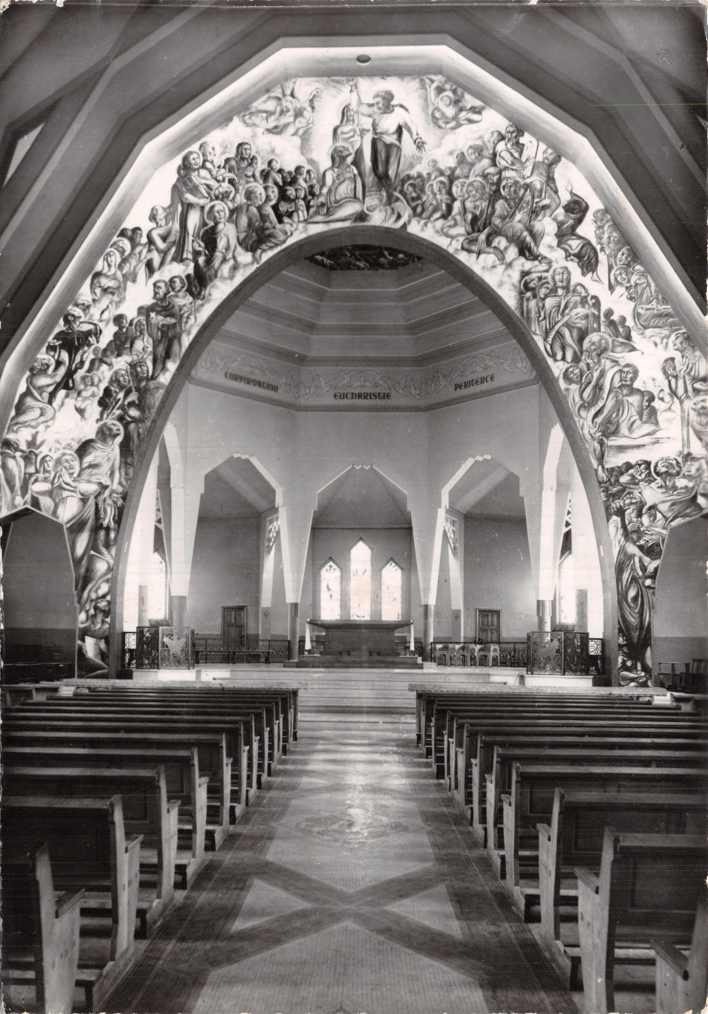 Saint-Joseph-des-Fins — Binnenkant van de kerk met triomfale fresco — Drukkerij M. Lescuyer en Zoon, Lyon