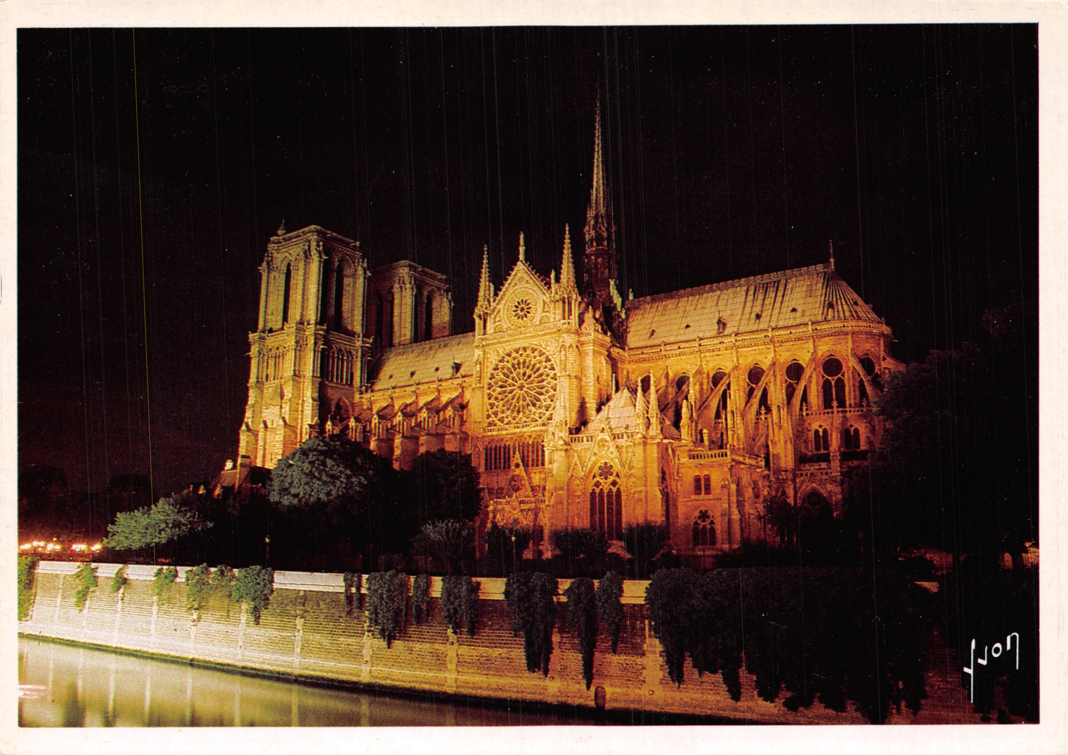 Notre-Dame de Paris — vista notturna illuminata — Éditions Yvon