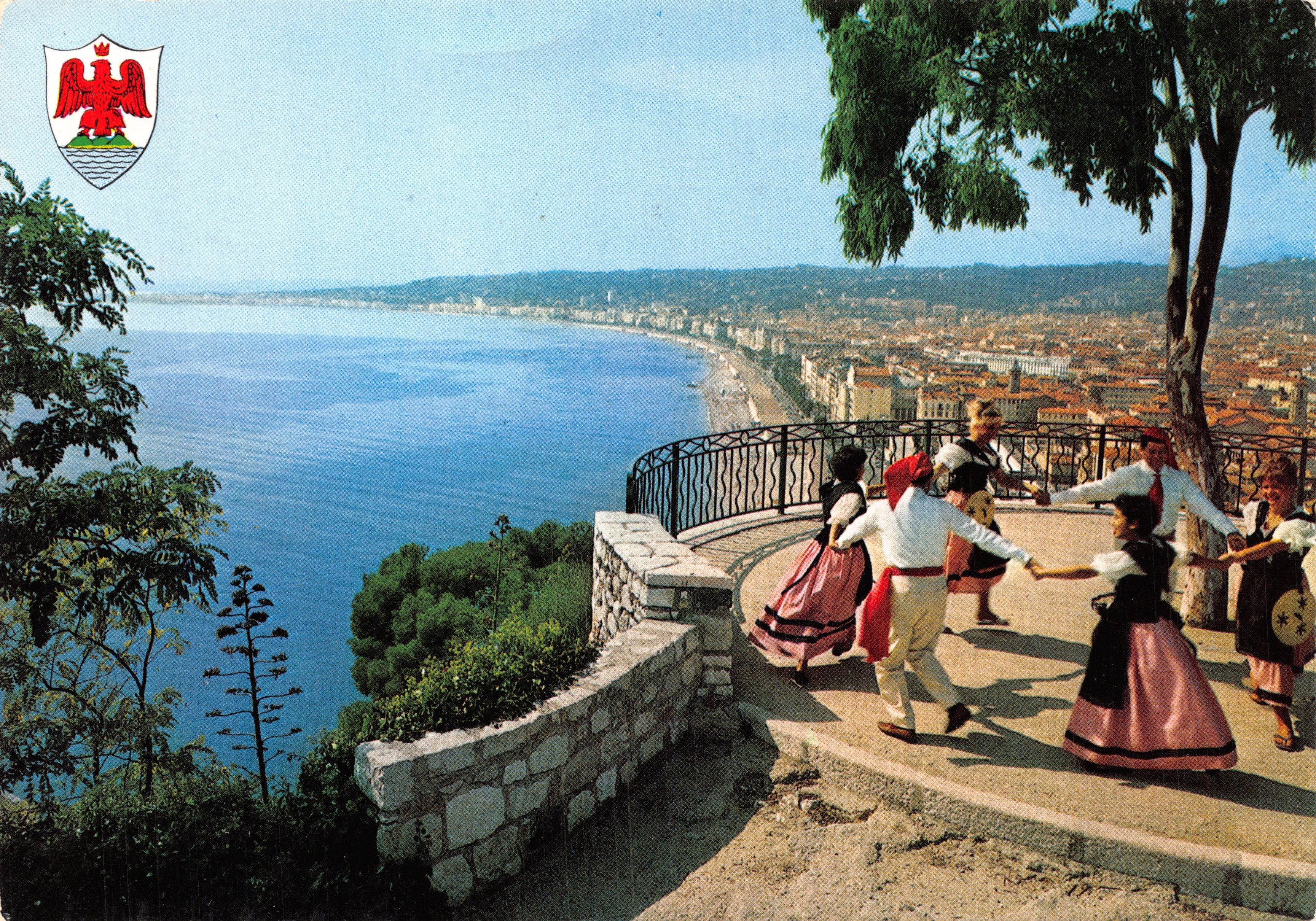 Folklore Niçois — devant la Baie des Anges — Imprimé en Italie