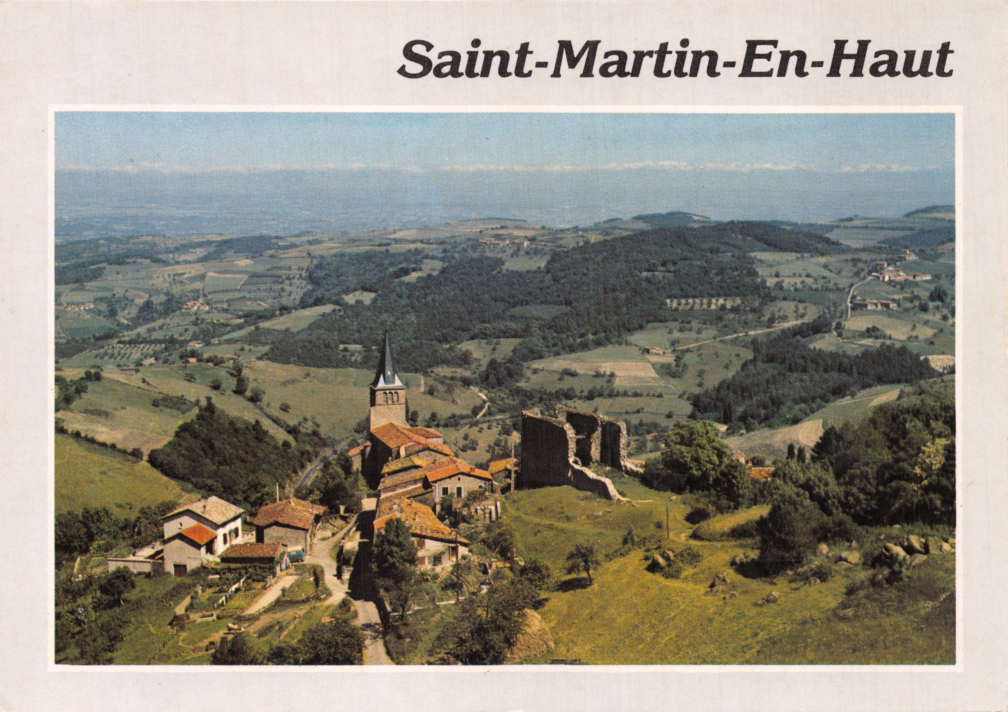 Saint-Martin-En-Haut — vista aerea del castello e del paese di Rochefort — Éditions et Impressions Combier / Mâcon