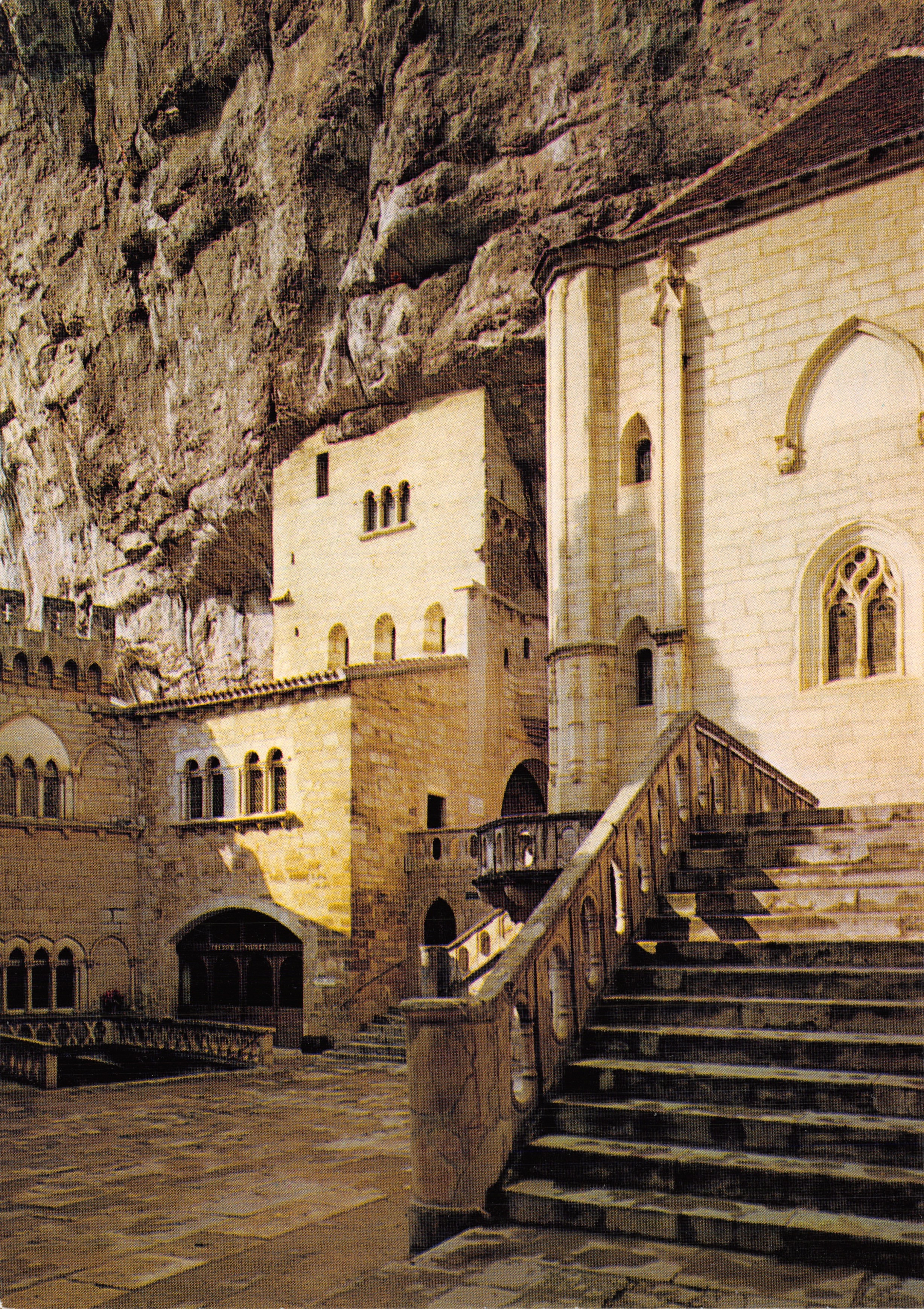 Rocamadour — Abbie en kasteel gesneden in de rots — S.A. Cartes Postales APA-POUX