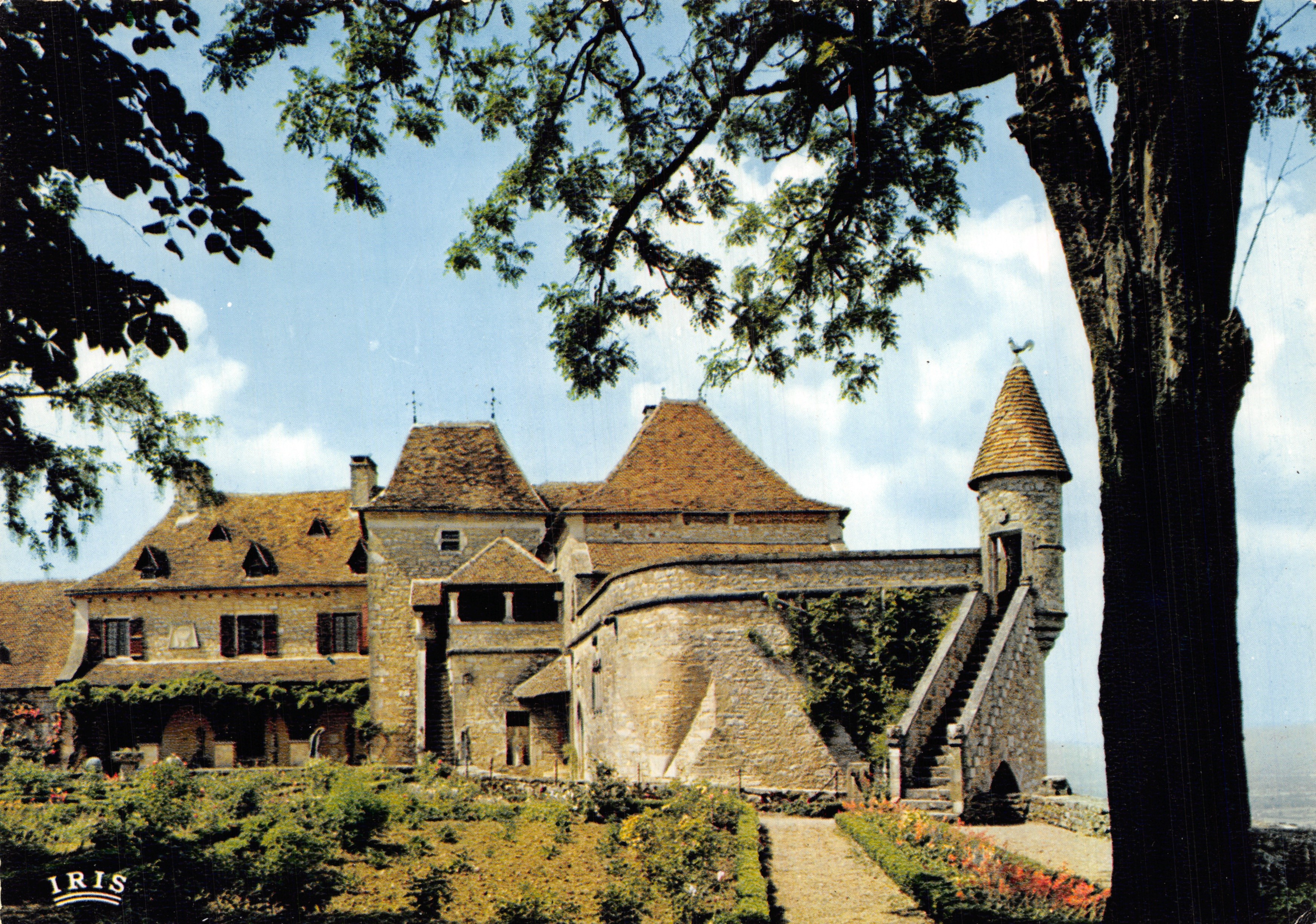 Castello di Loubressac — maniero gotico dei secoli XV e XVIII — Edizioni IRIS