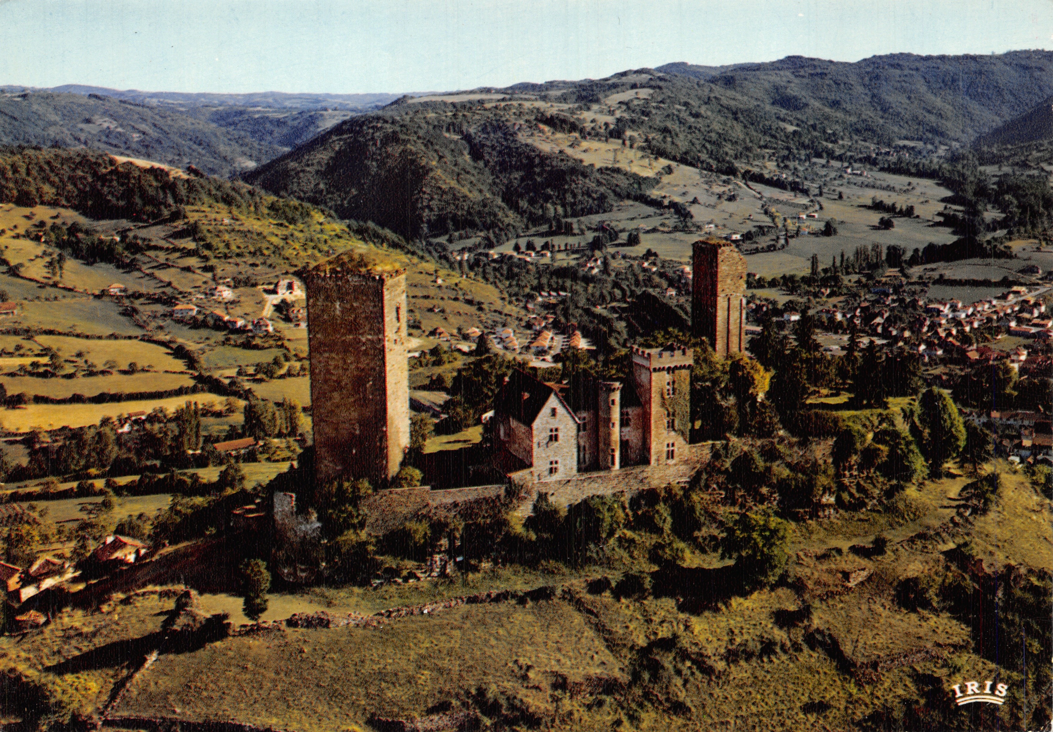 Saint-Céré (Lot) — vestigi del castello forte di Jean Lurçat — editore IRIS