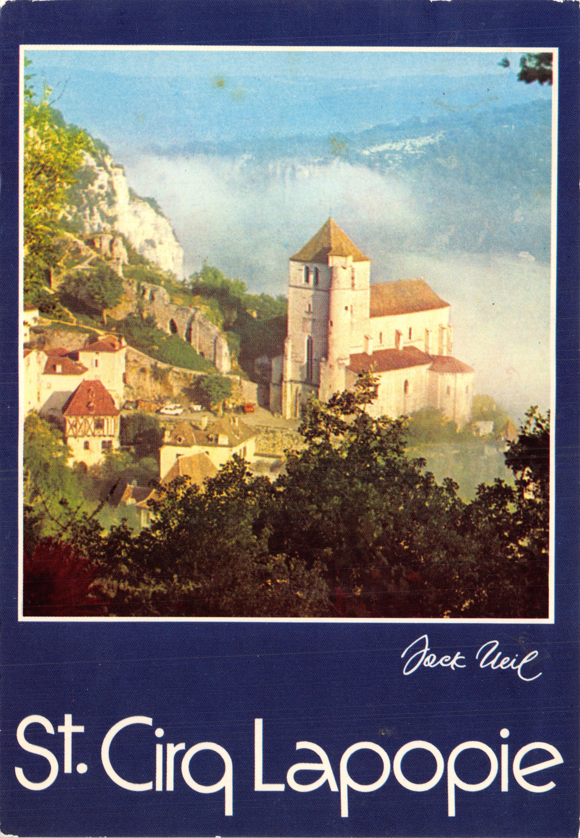 St. Cirq Lapopie — vista del pueblo y de la iglesia elevada — editor Jack Ueil