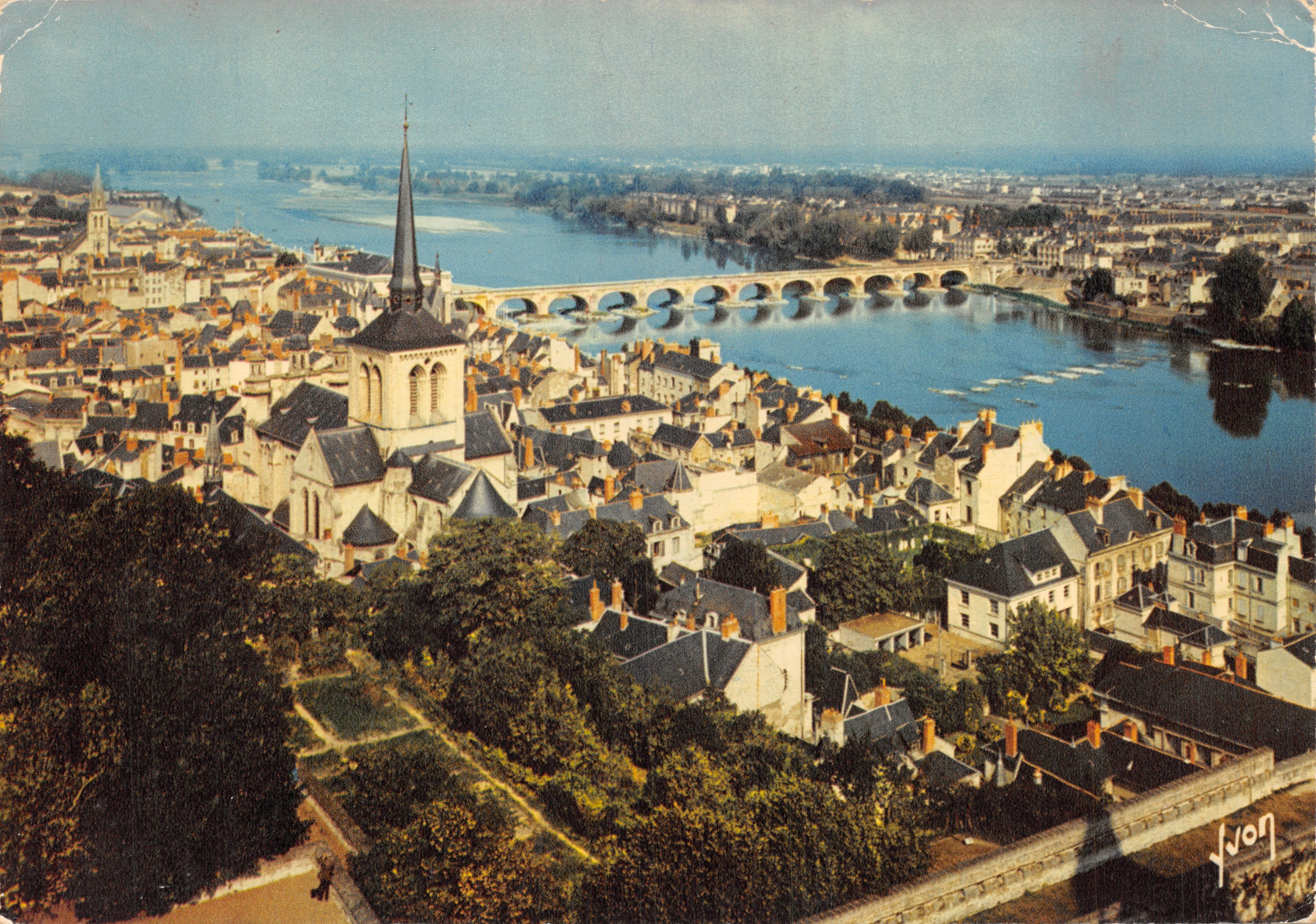 Saumur — General view with César bridge over the Loire — Éditions d'art Yvon