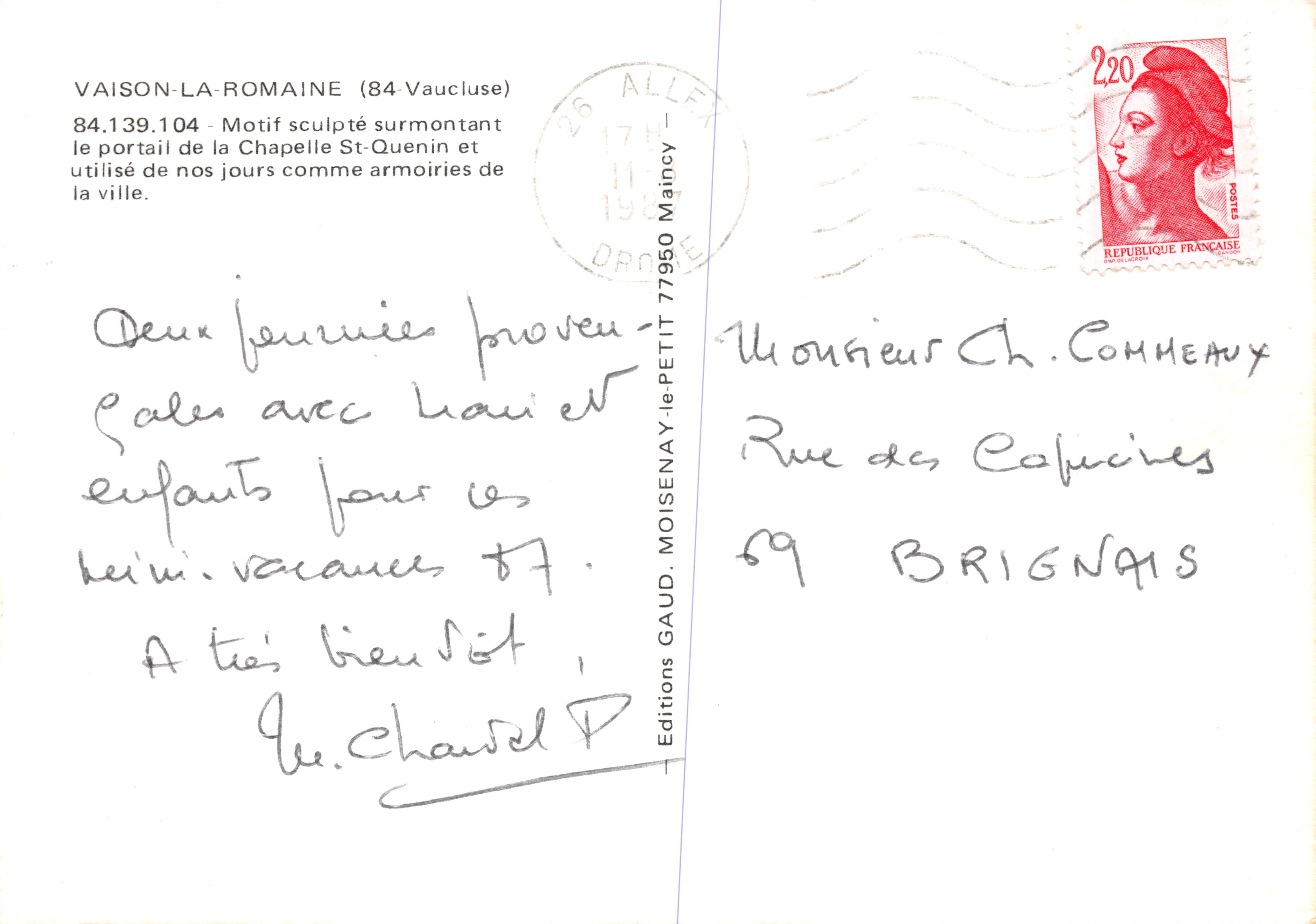 Vaison-la-Romaine — Motivo scolpito sopra il portale della chiesa Saint-Quenin, utilizzato come stemma della città — Editions GAUD — Verso
