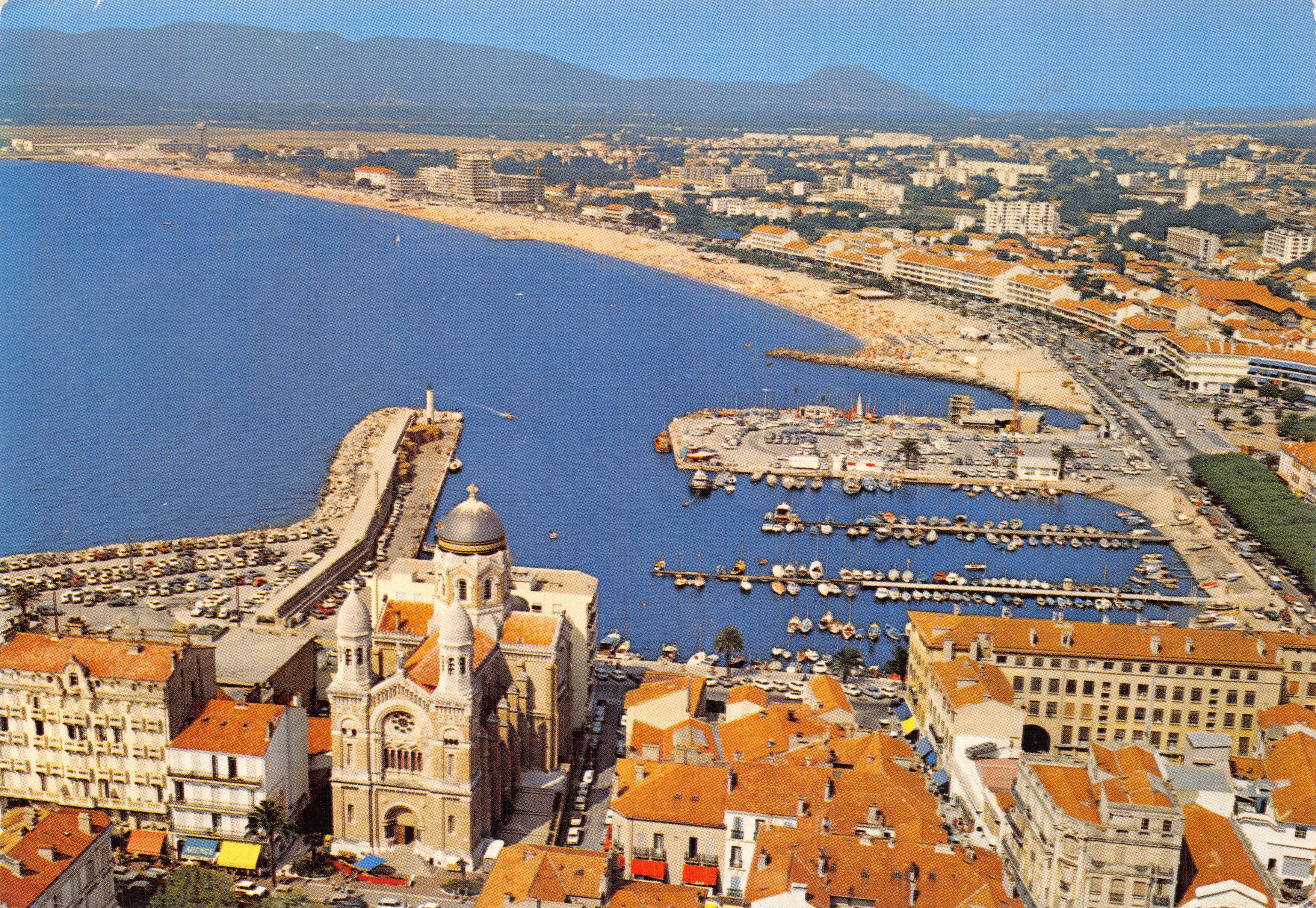 Saint-Raphaël — luchtfoto van de Victoire, de haven en Fréjus-Plage — Société Éditions de France, 2, rue Clapier, Marseille