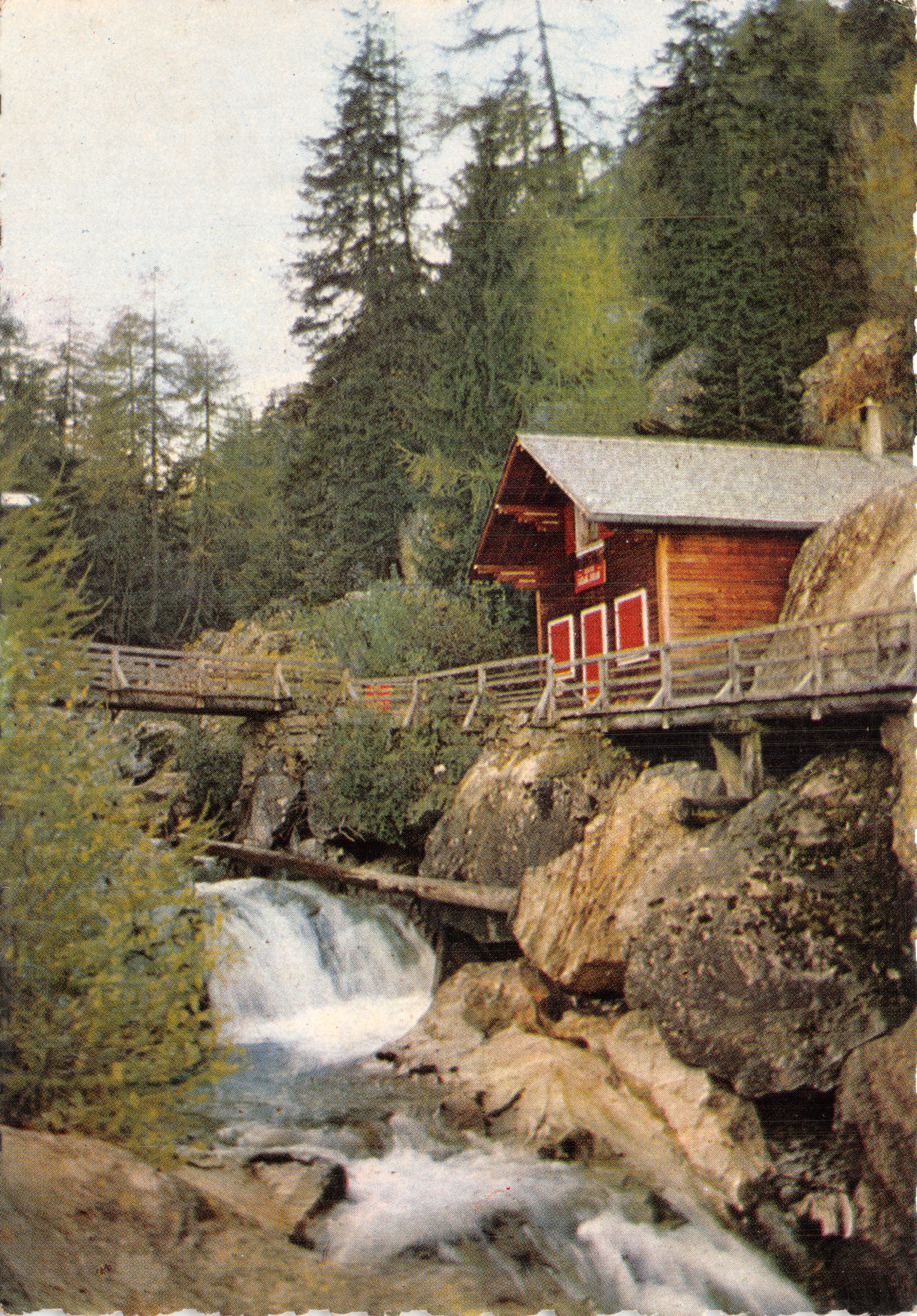Cascade at Berard — View of the waterfall and the wooden chalet — Éditions « LA CAPITALE » n°101