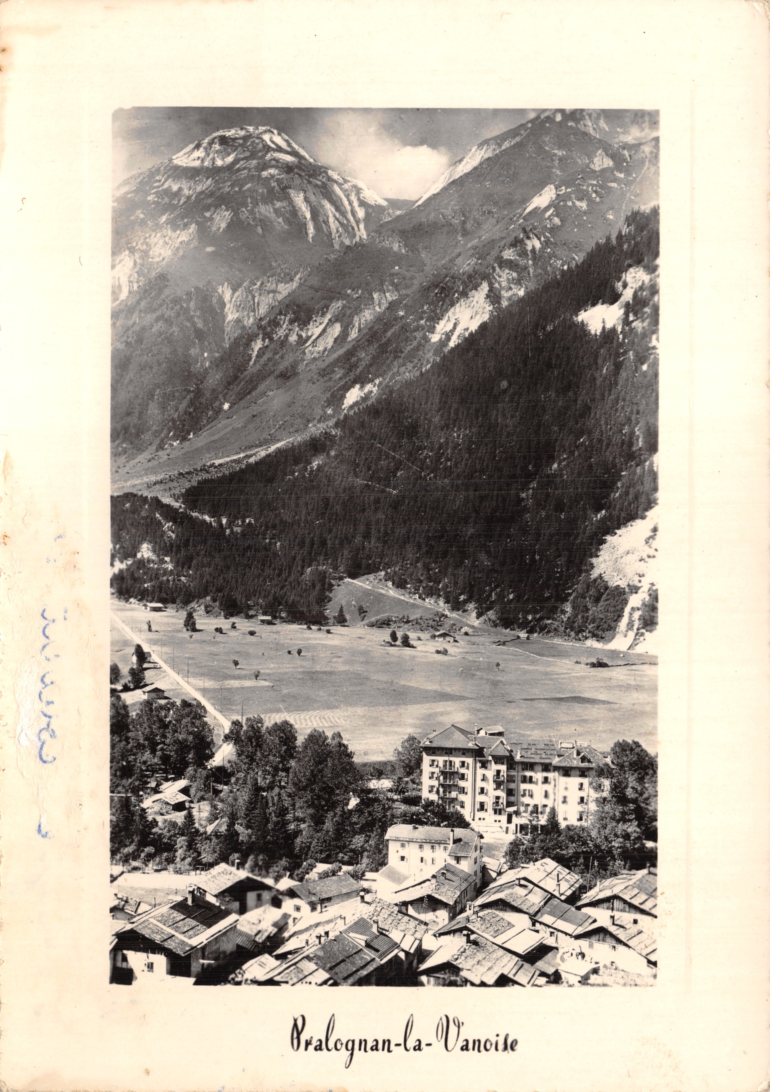 Pralognan-la-Vanoise — vista panoramica del paese e delle montagne — Combiér Imp. Macon