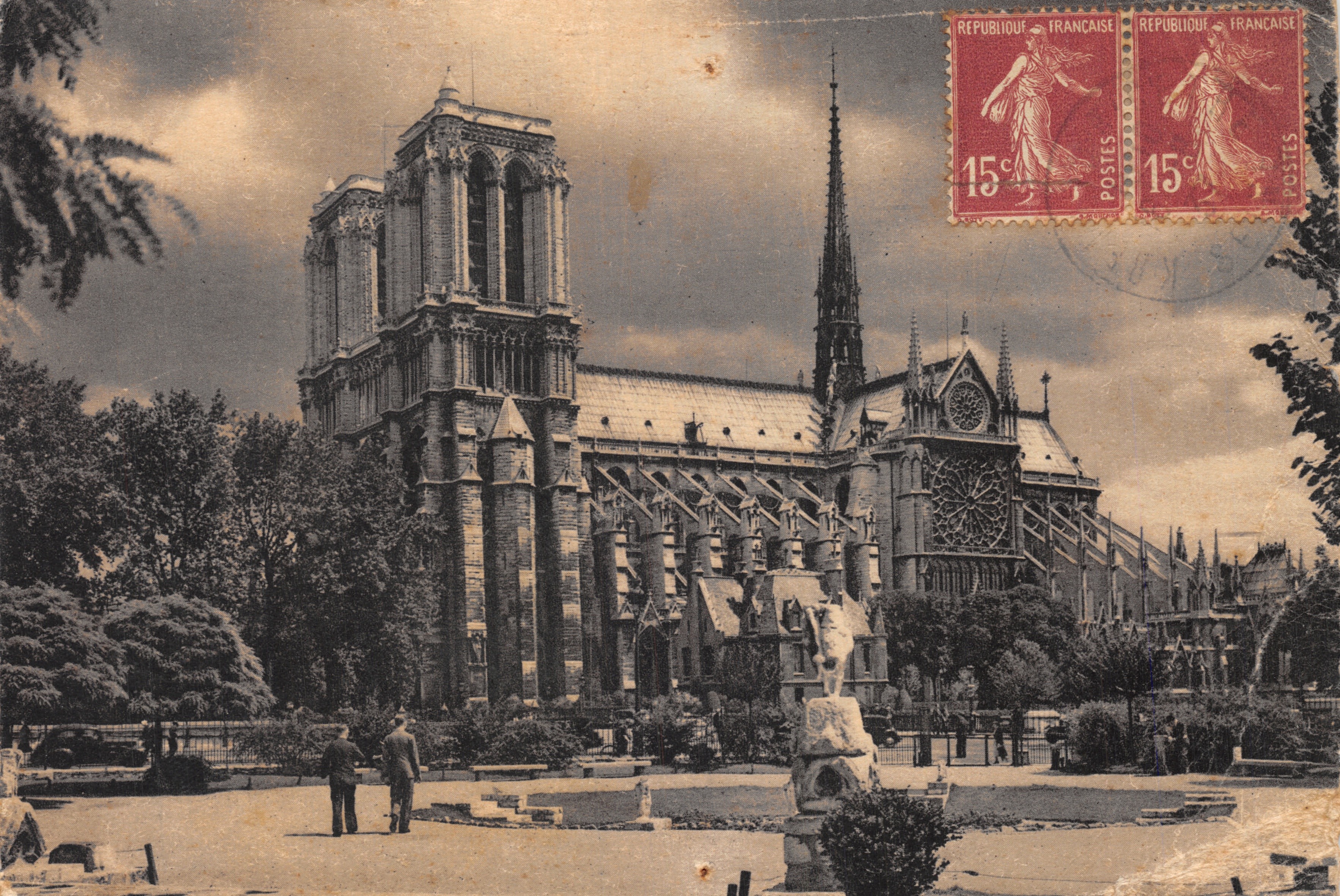 Notre-Dame de Paris — vista del piazzale Viviani — Éditions Yvon