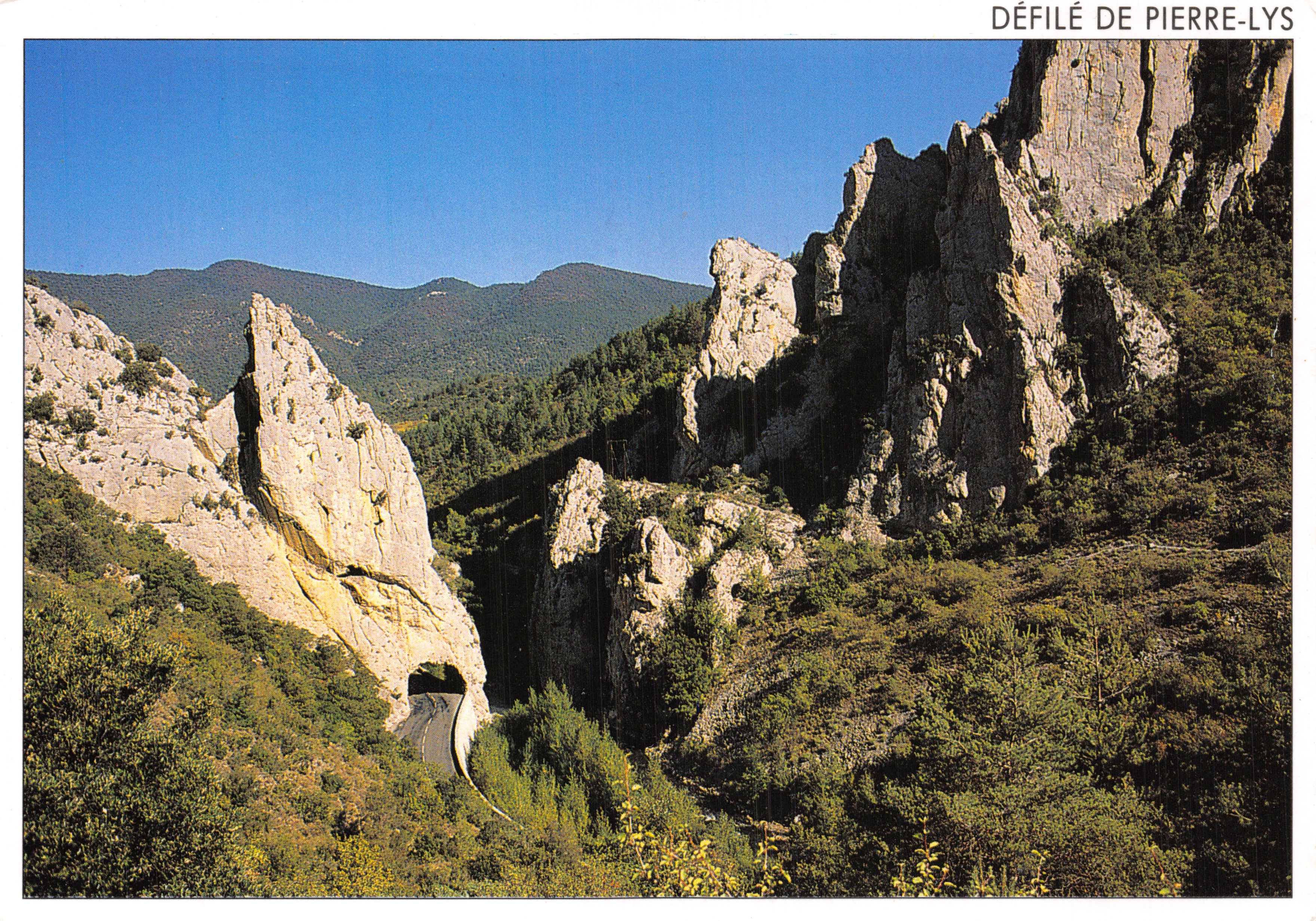 Défilé de Pierre-Lys — vue du tunnel « le trou du curé » — Objectif Sud, Impression SIAC Carcassonne