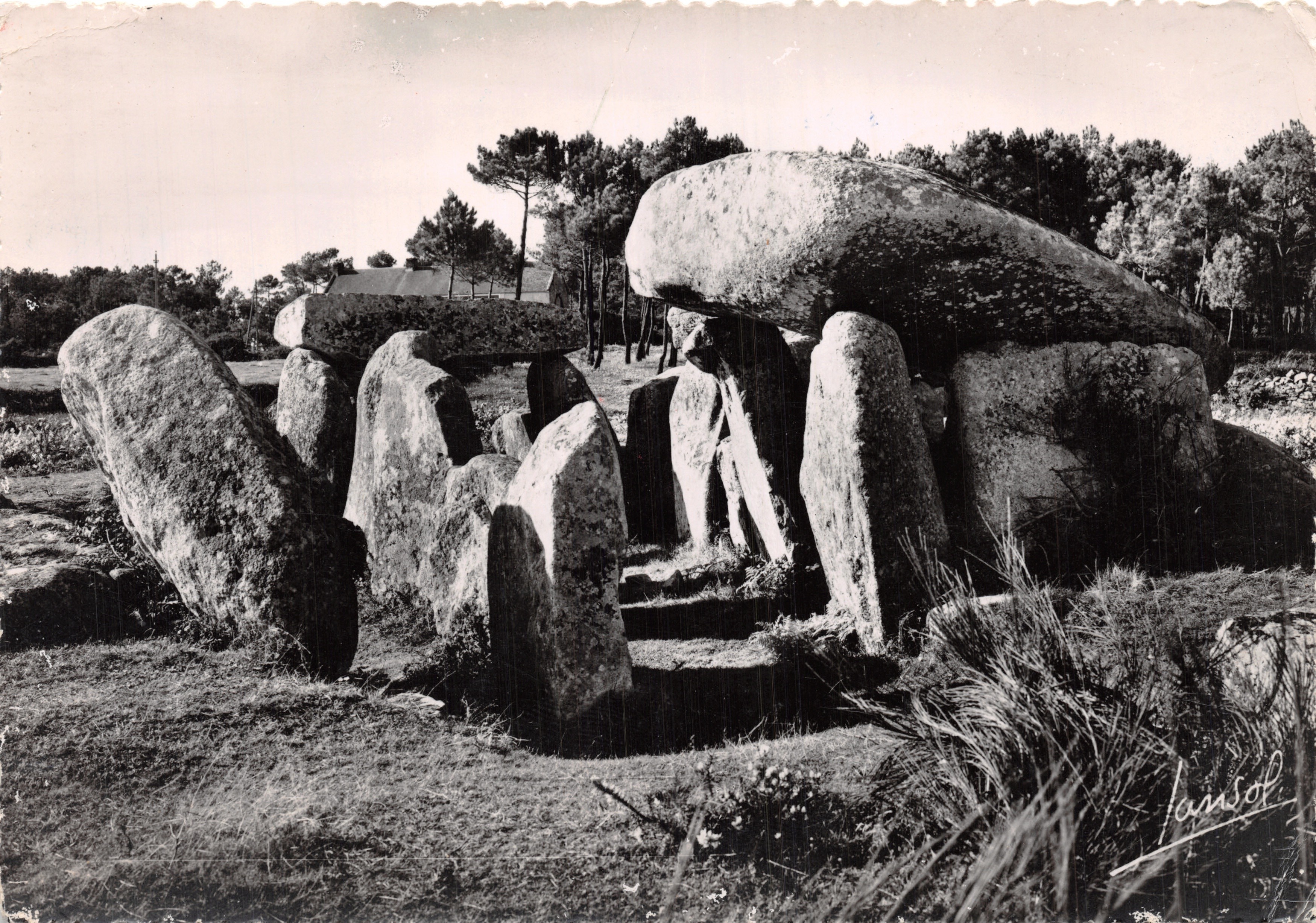 Dolmen de Keriaval — Carnac (Morbihan) — Edizioni fotografiche JANSOL