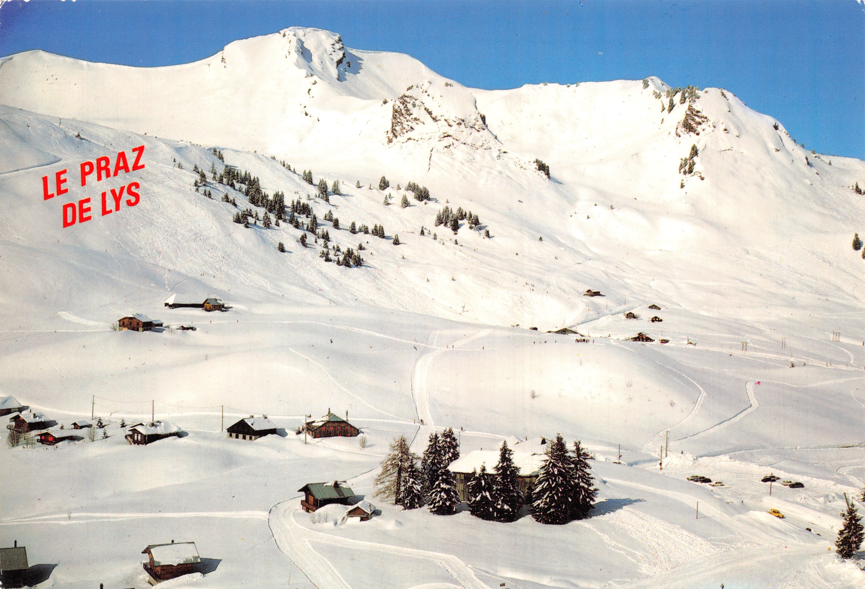 Le Praz de Lys — vue panoramique enneigée — Éditions Spadem