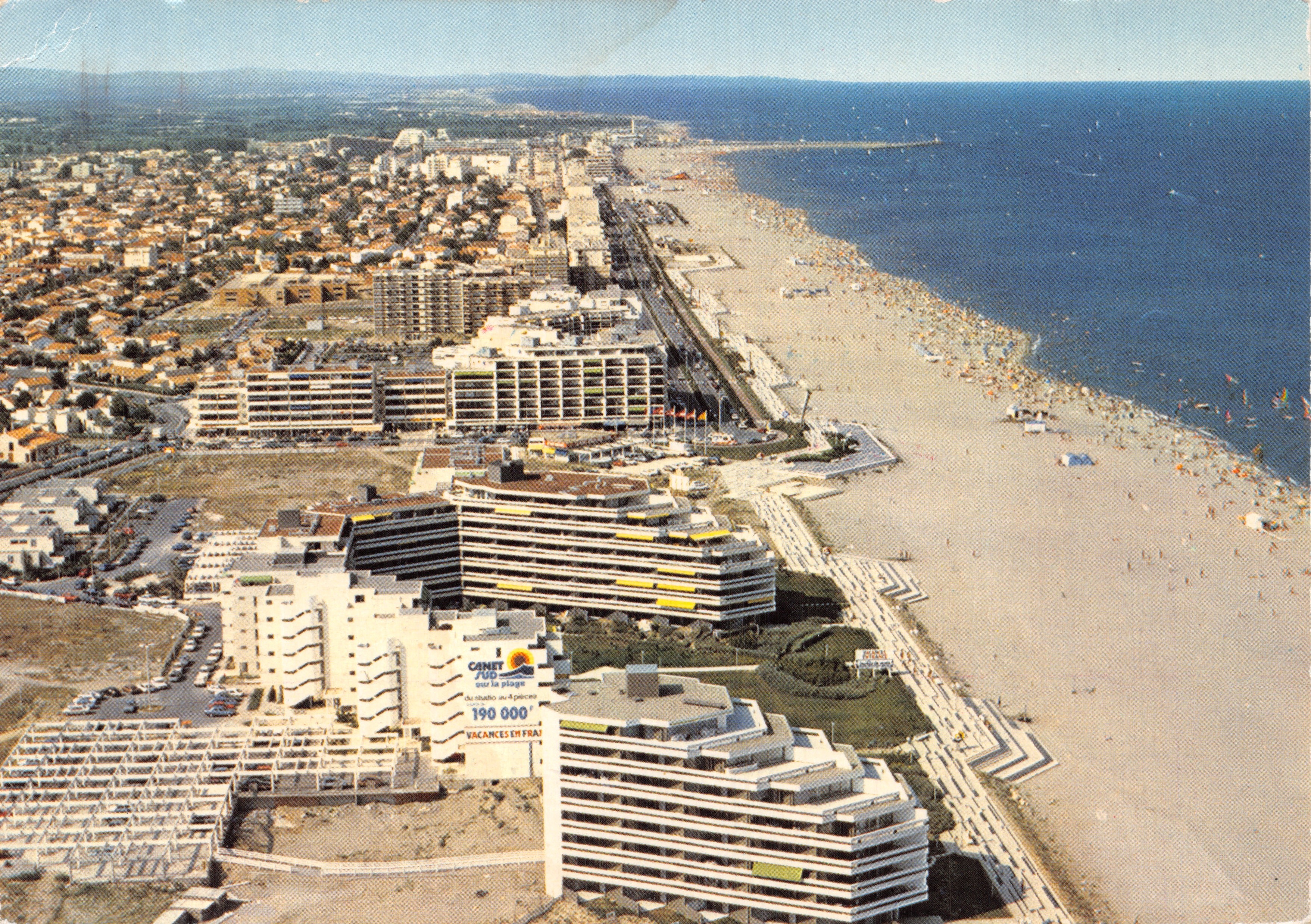 Canet-sur-Mer — Luftbild der Strandpromenade und Hotels — Éditions d'Art LARREY