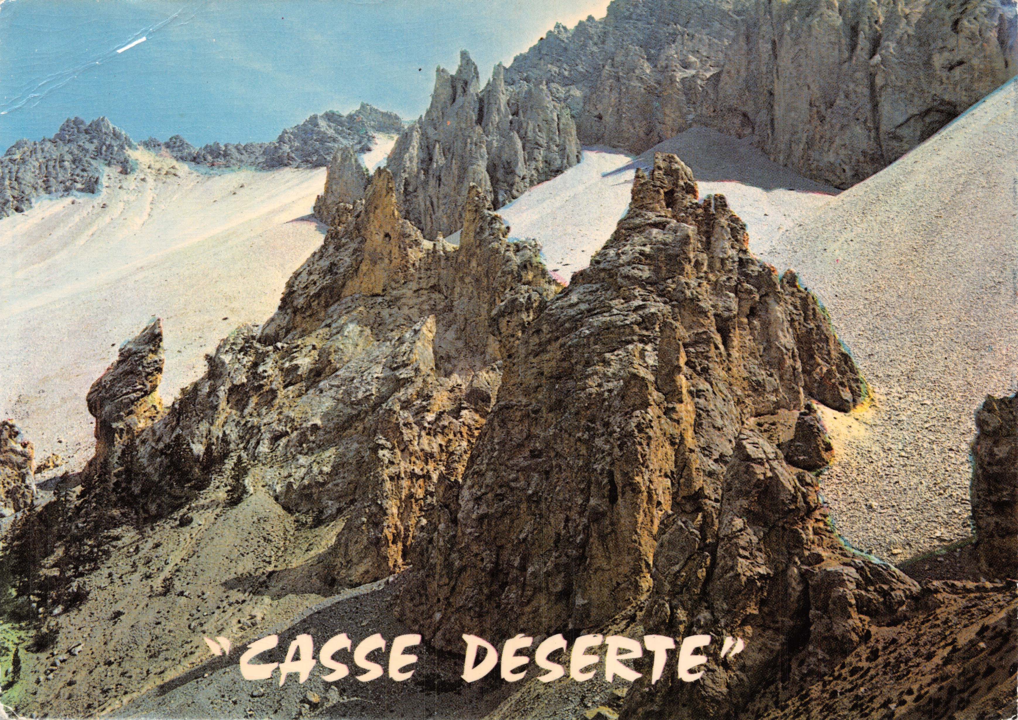 Passo deserto — paesaggio alpino roccioso — Editions des Alpes