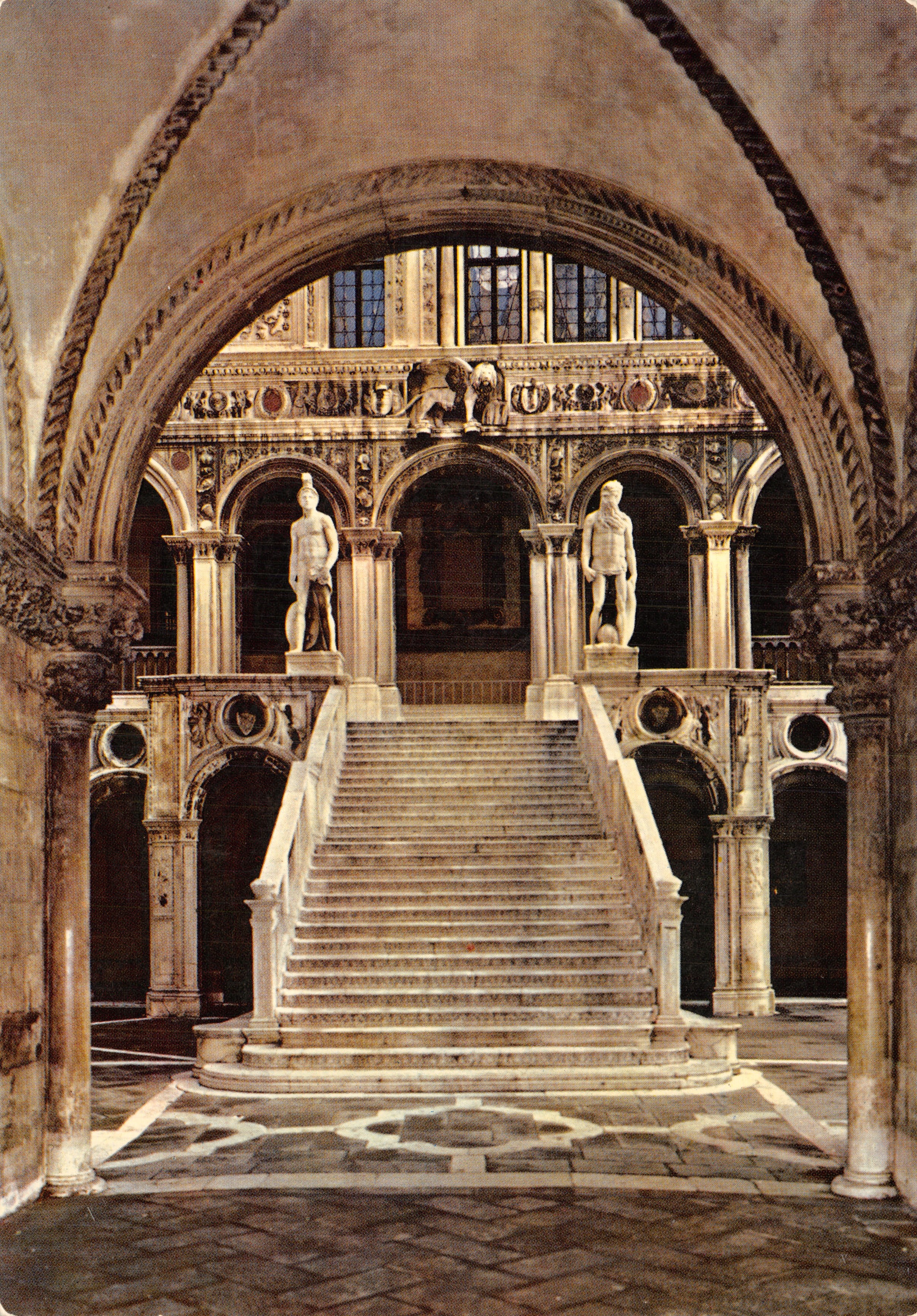 Venecia — Palazzo Ducale — Scala dei Giganti — editor SAR, n.º 220