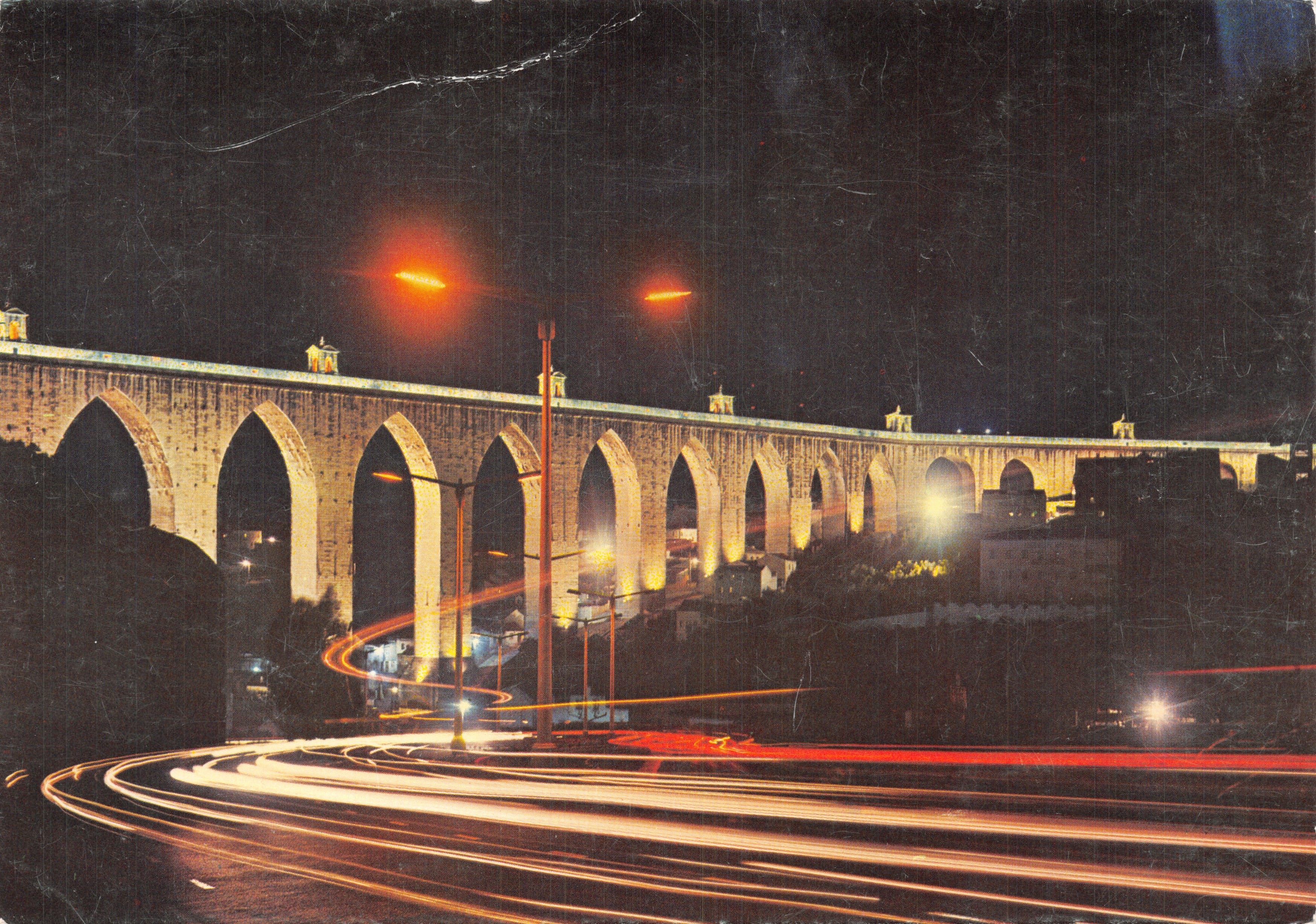 Viaducto de las aguas libres — Puente de Lisboa — editor Centro de Caridade 'Nossa Senhora do Perpétuo Socorro' - PORTO