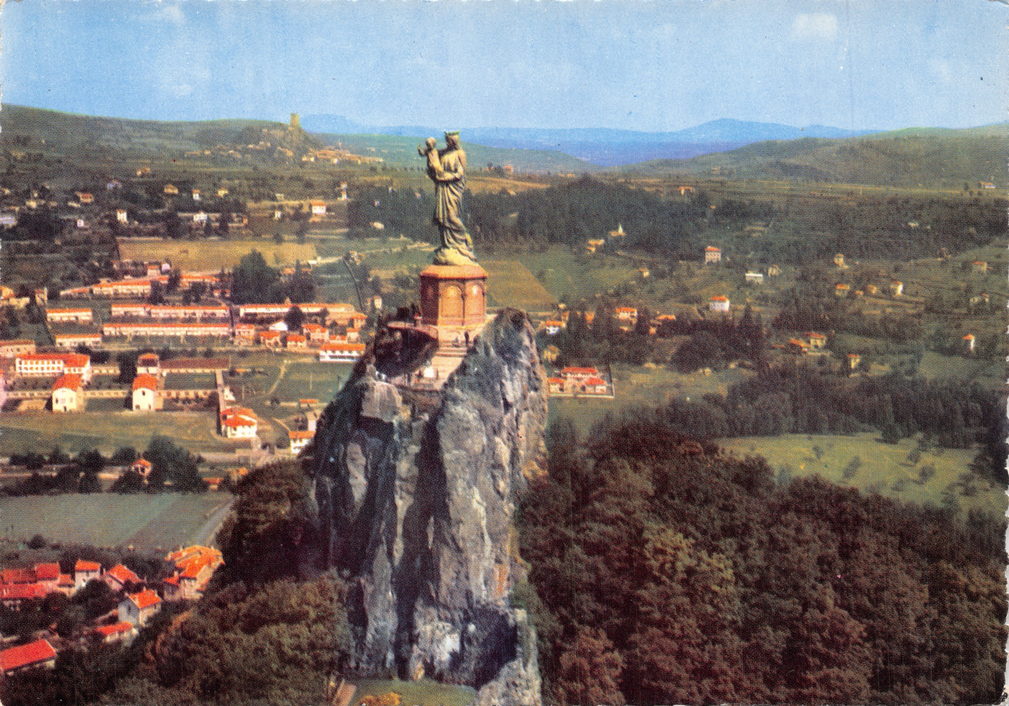 Le Puy-en-Velay — estatua de Notre-Dame de France en el Mont Cornille — Éditions J. Cellard