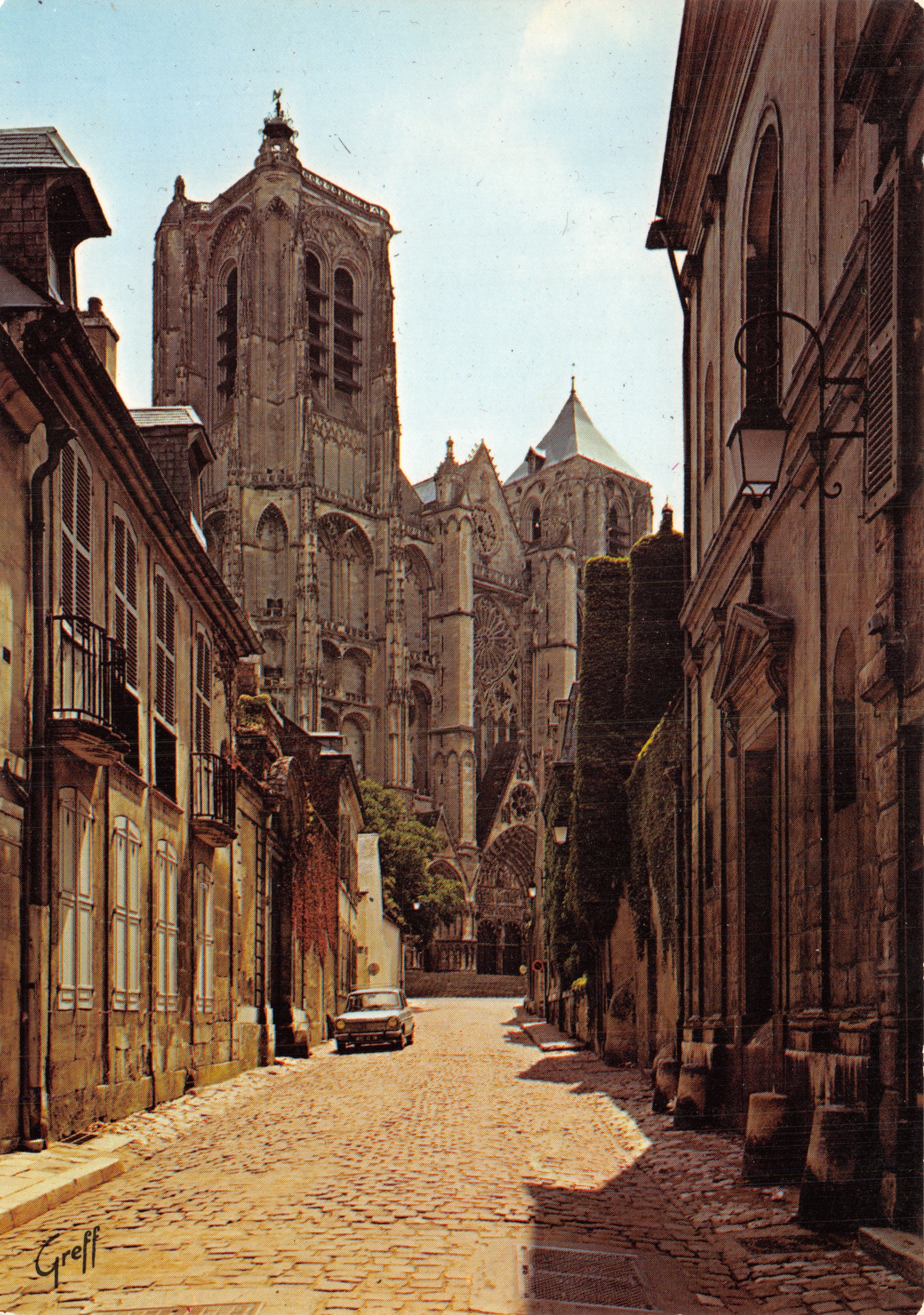 Bourges — Blick auf die Kathedrale aus den alten Vierteln — Editions GREFF, n°181/47