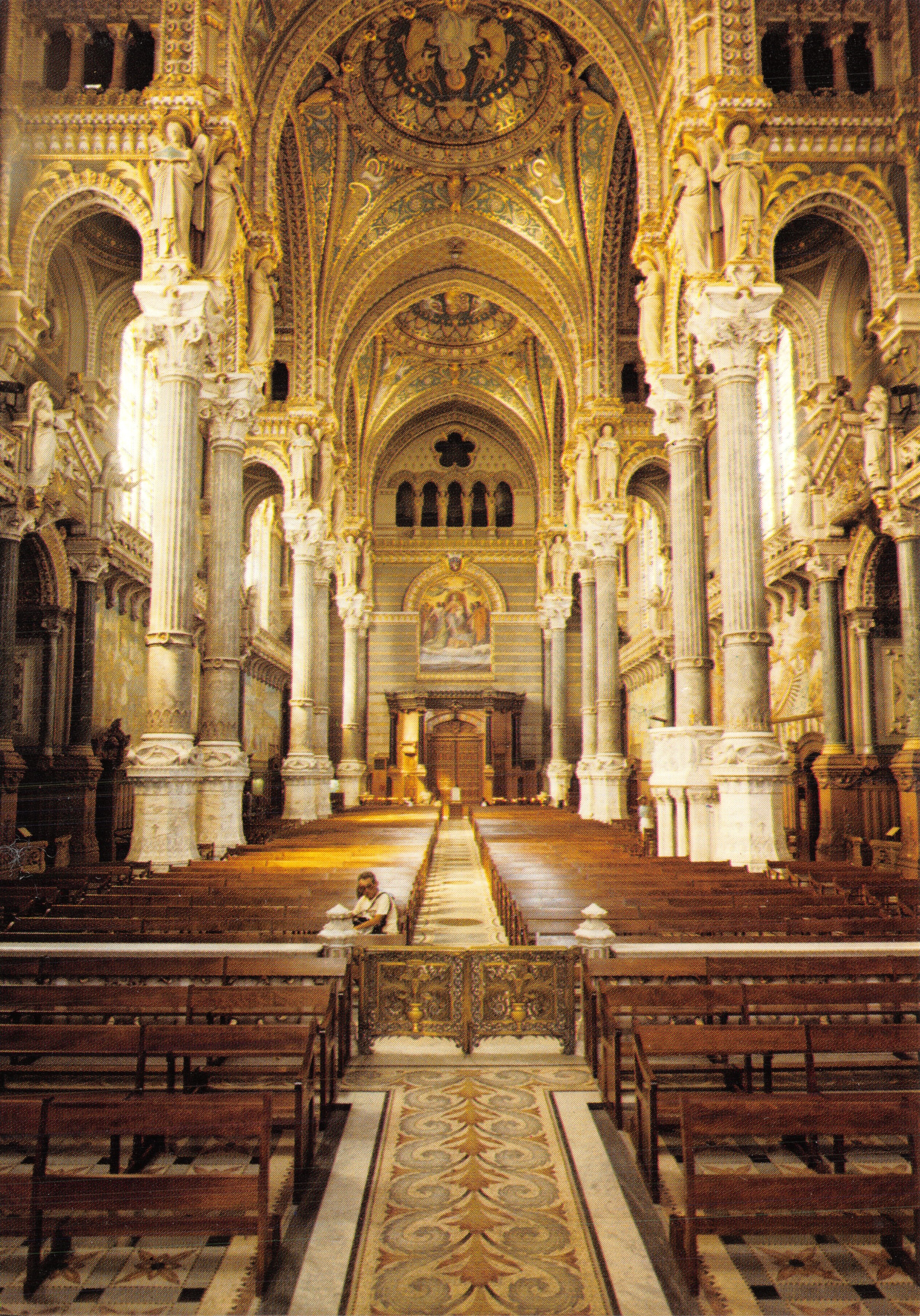 Interior de la Basílica de Notre-Dame de Fourvière — Lyon — editor LIONCOLOR, n.º R.310