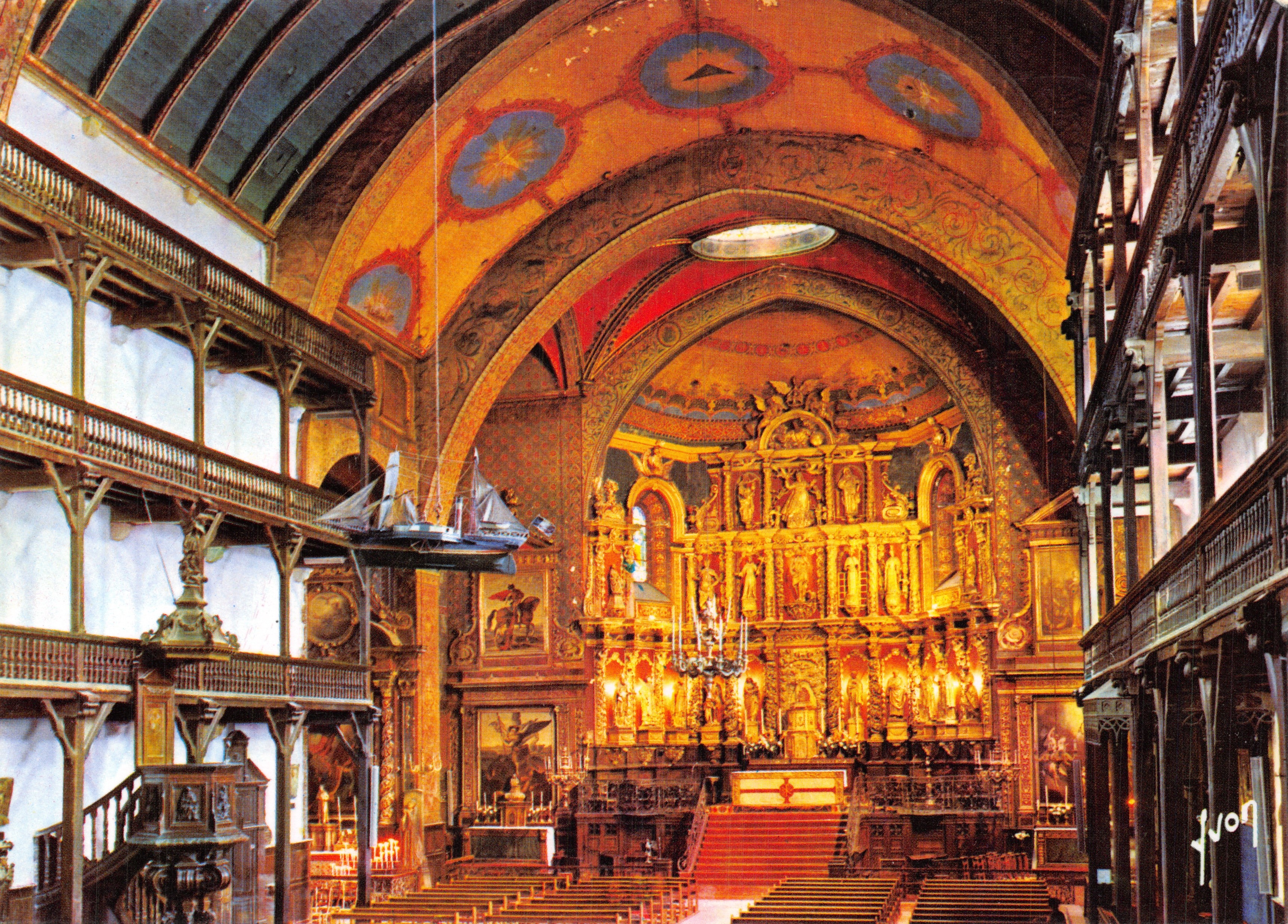 Interior de la iglesia Saint-Jean-Baptiste — Saint-Jean-de-Luz — Éditions d'art Yvon Arcueil