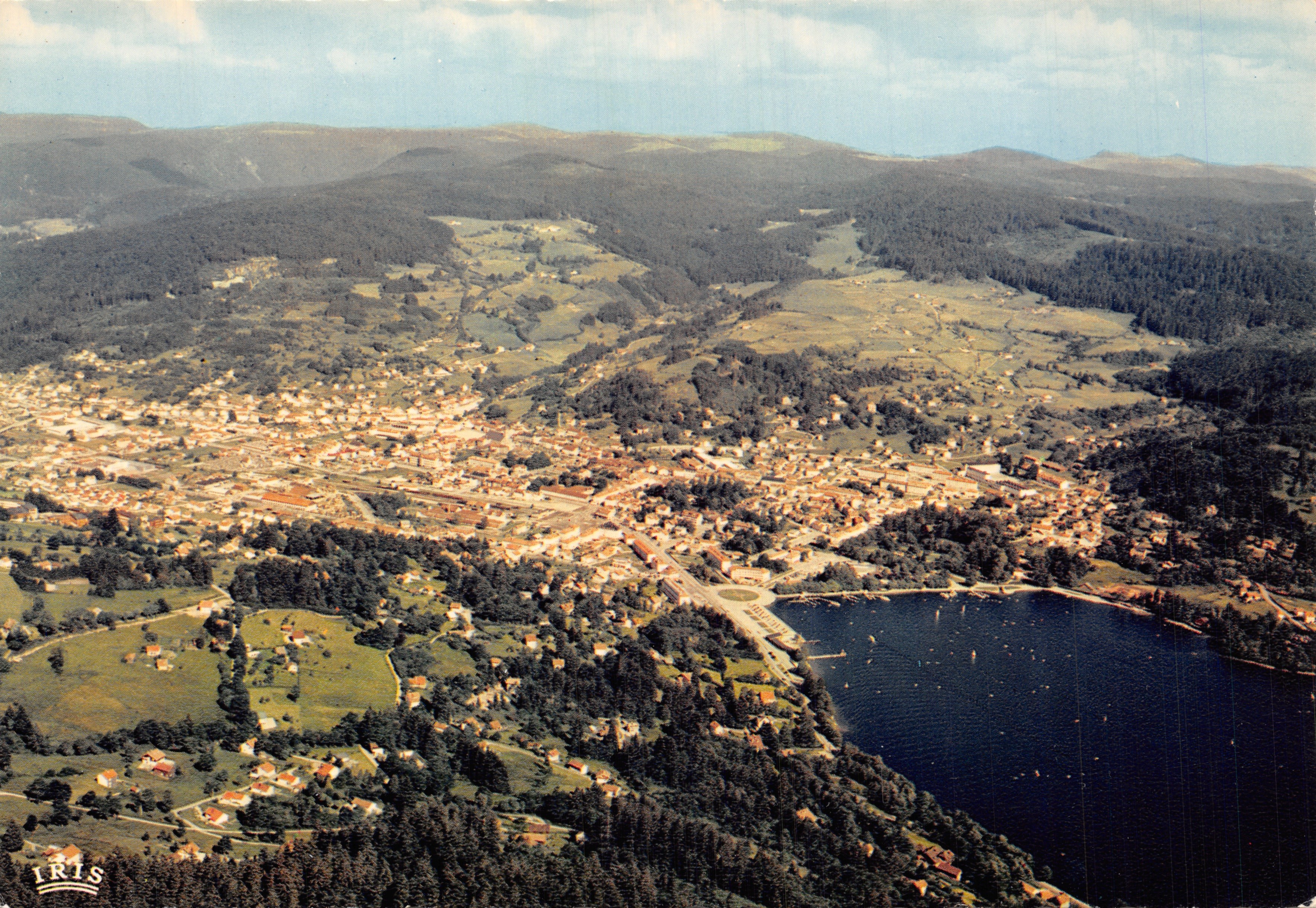 Gérardmer y su lago — vista aérea — editor IRIS
