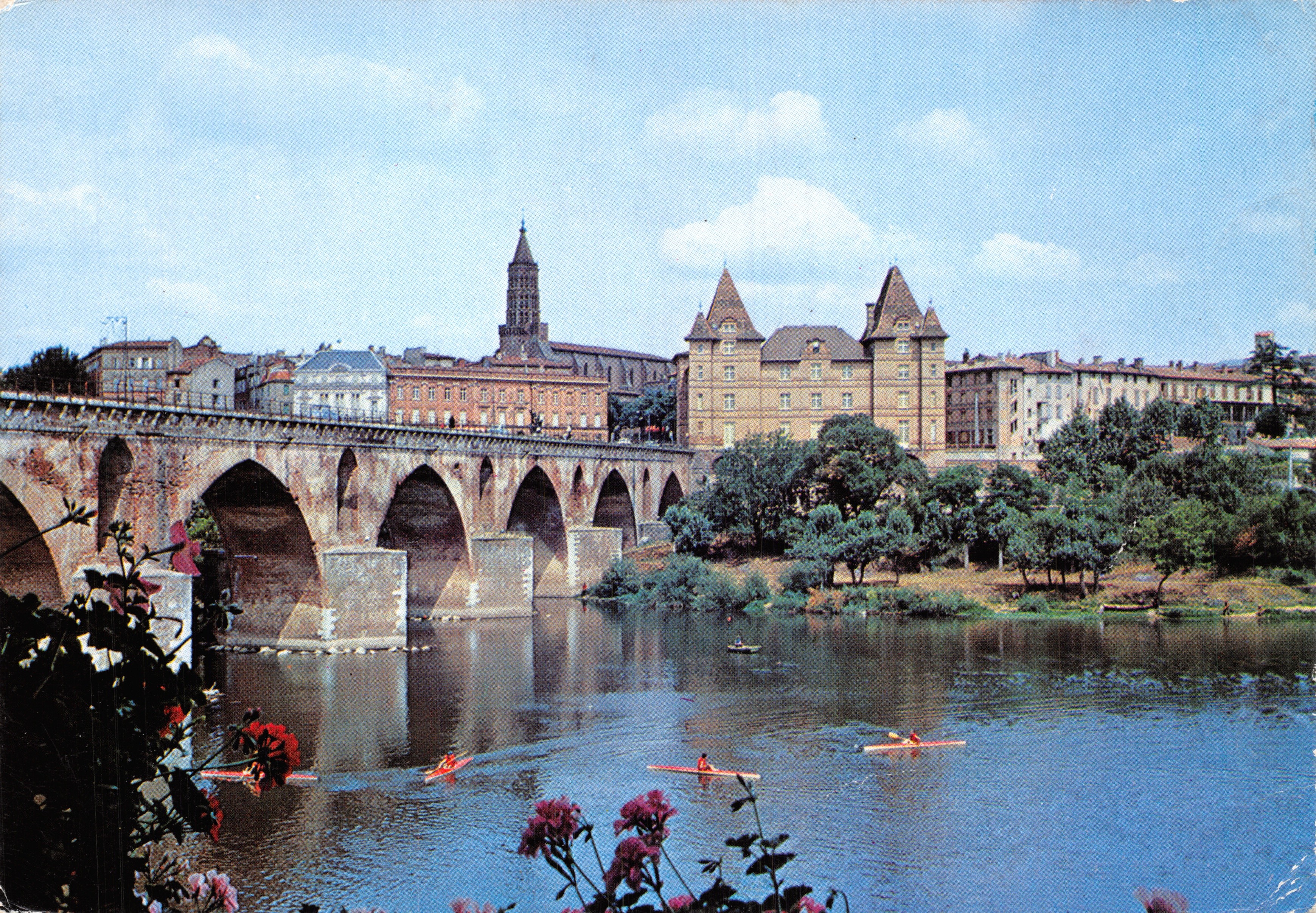 Ponte Vecchio a Montauban — vista sul Tarn con kayak — editore MYSCOLOR, n. 5